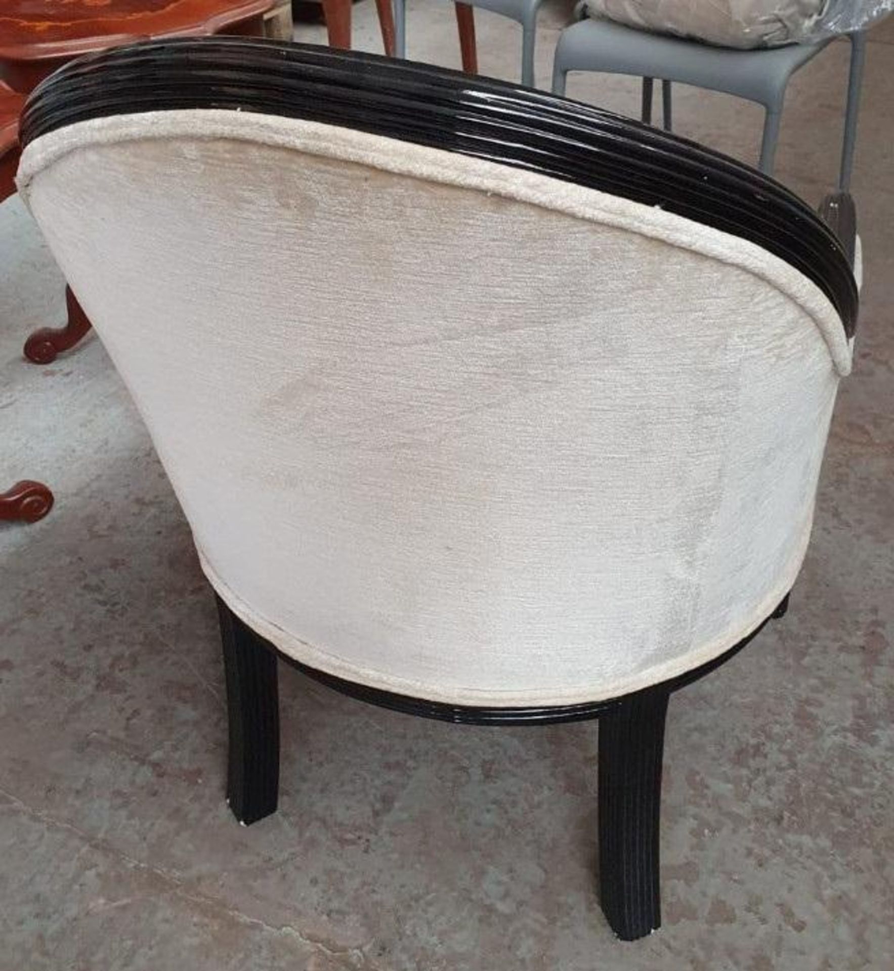 1 x Attractive Curved Armchair In Cream - Pre-owned In Good Condition - £1 Start, No Reserve - Image 5 of 10