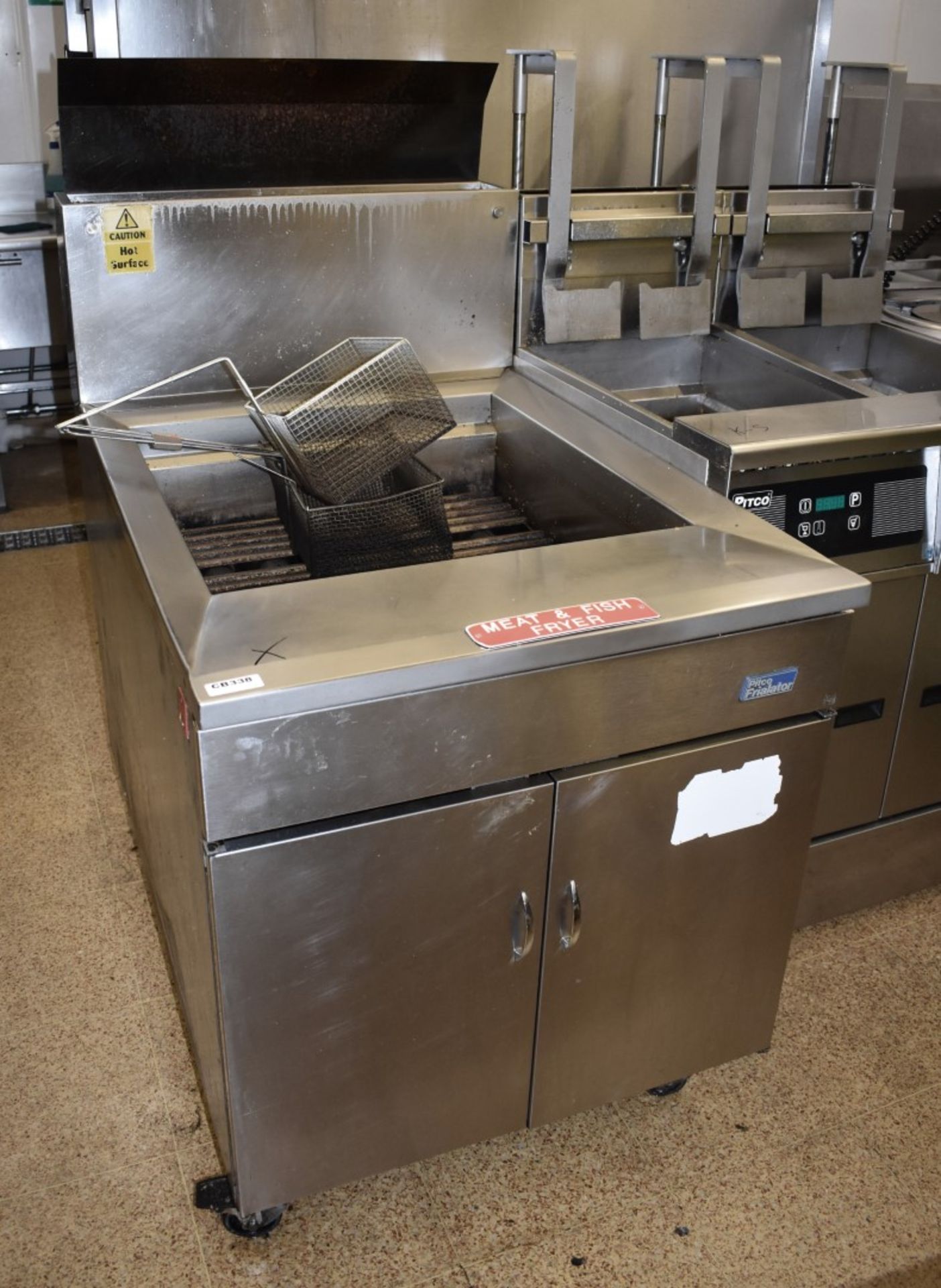 1 x Pitco Frialator 24FS Commercial Fryer - 150000 btu/hr Input - Stainless Steel on Castors - H77 x