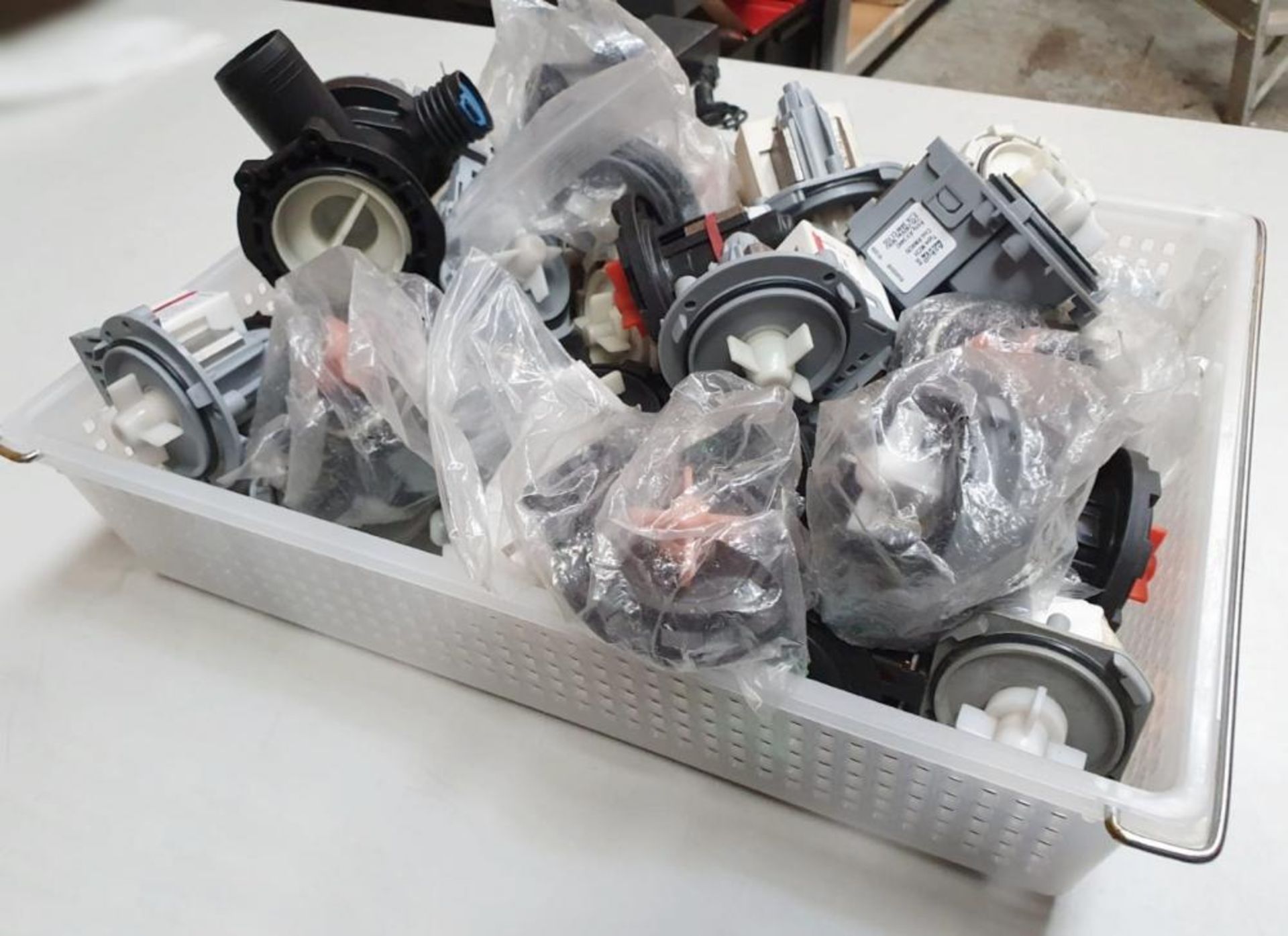 Job Lof Of 35 x Assorted Domestic Washing Machine Pumps - New / Unused Stock - £1 Start, No Reserve