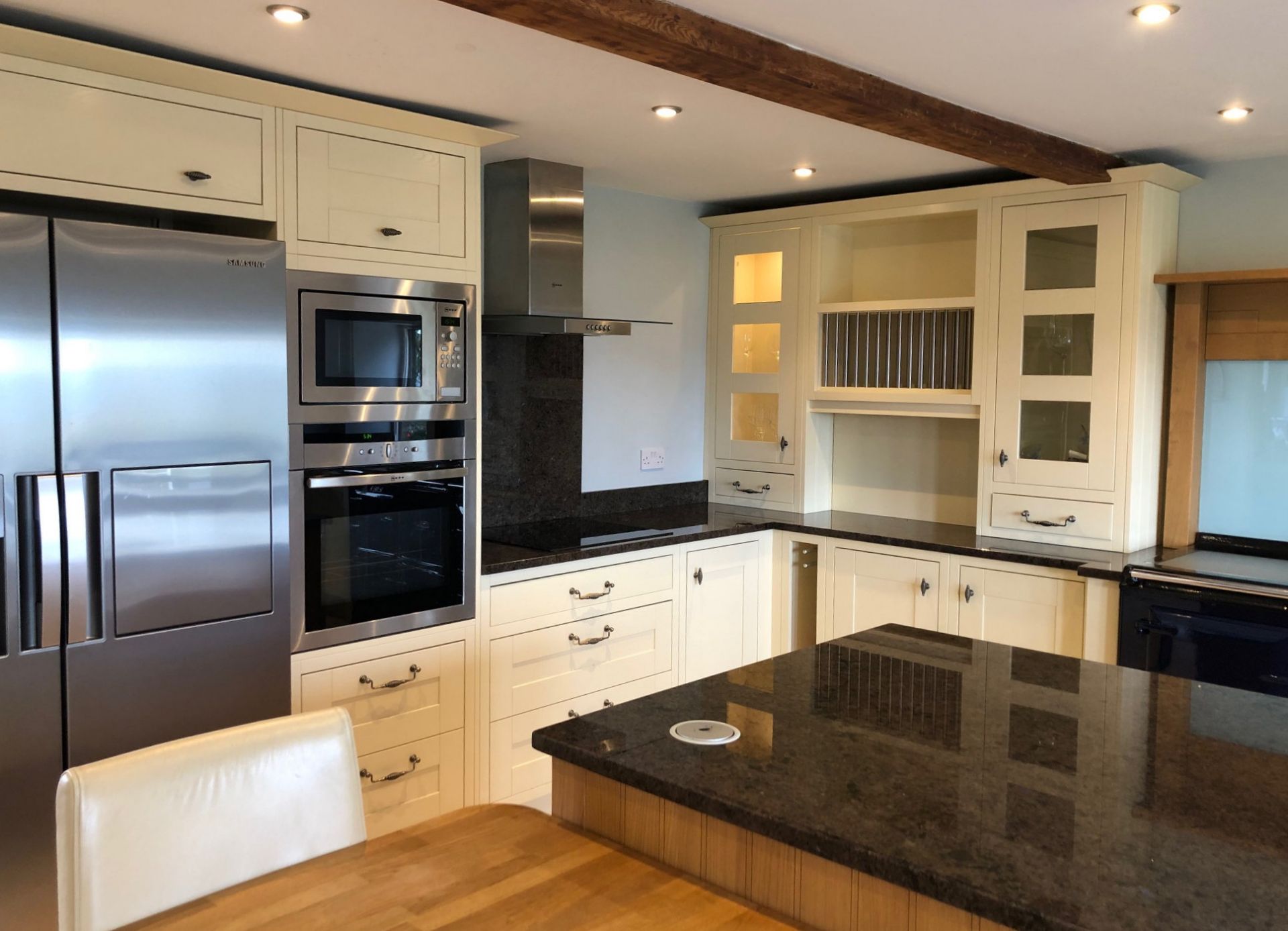 1 x Bespoke Milton Ivory Oak PWS Kitchen with 20mm Granite Worktops and Appliances -  ***NO VAT ON - Bild 5 aus 65