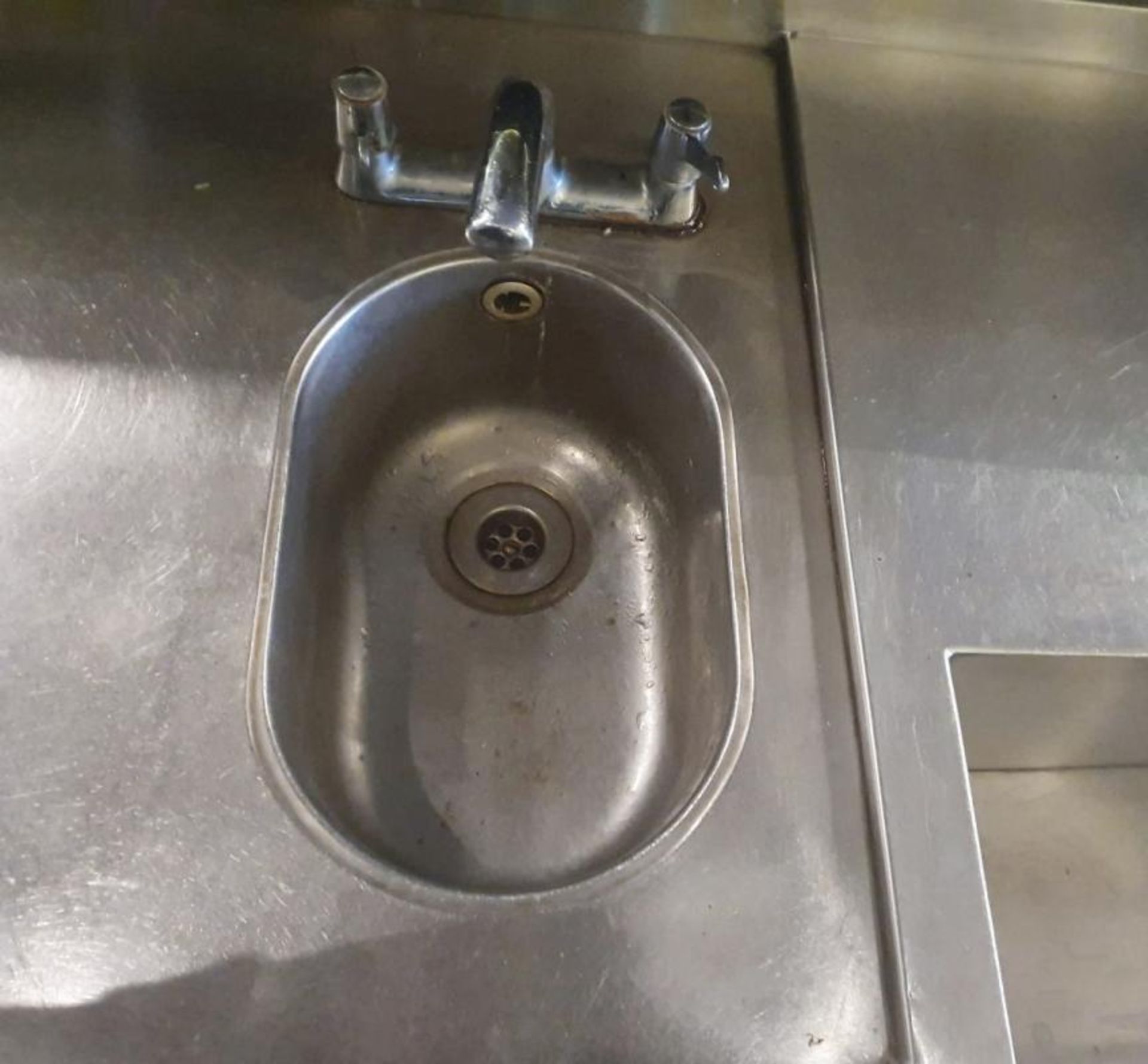 1 x Stainless Steel Back Bar - Features Hand Basins, Ice Wells With Bottle Speed Rails and More - Di - Image 6 of 10