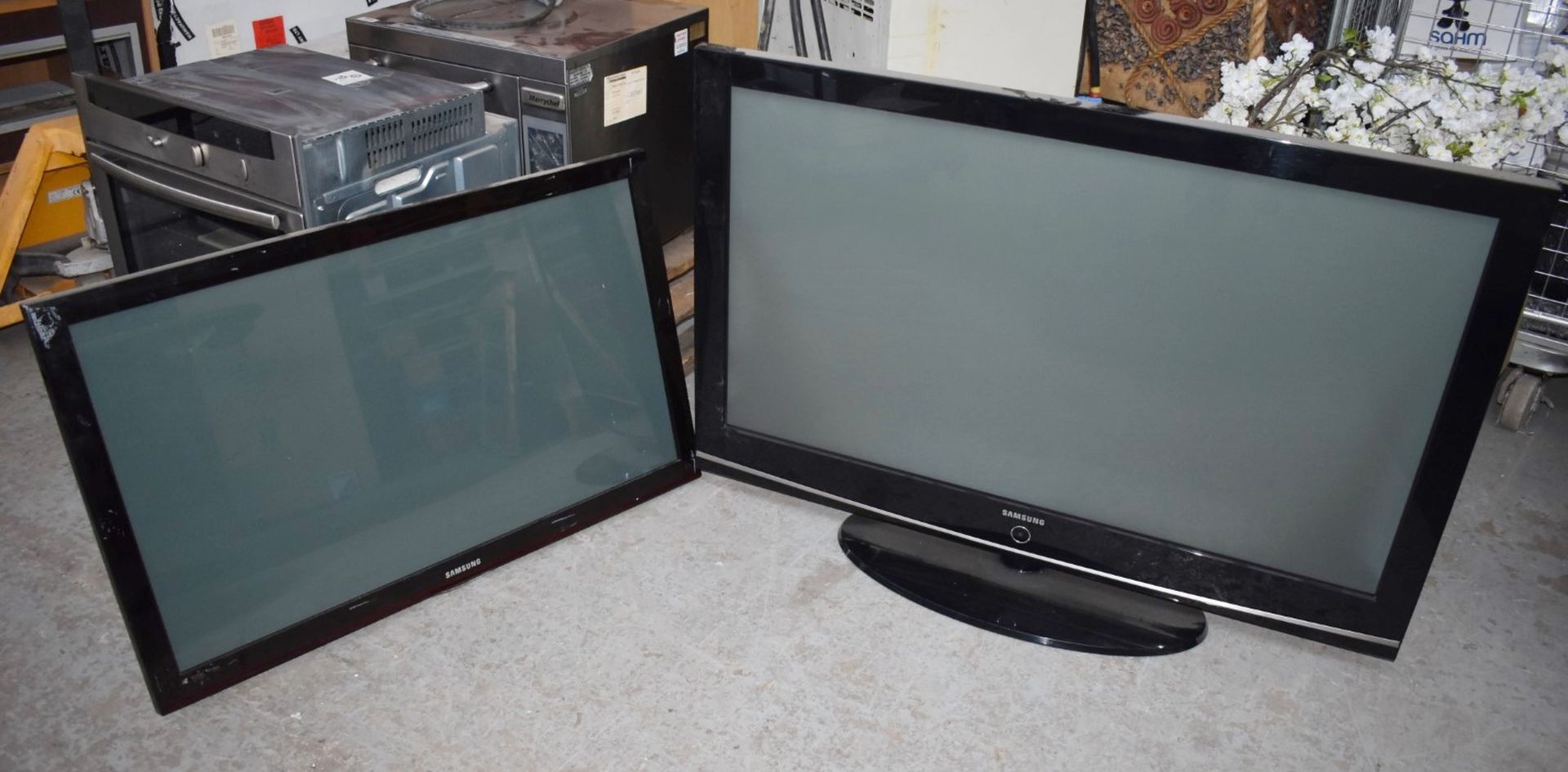 2 x Samsung Flatscreen Televisions - Includes 43 Inch and 50 Inch Sizes - CL011 - Location: