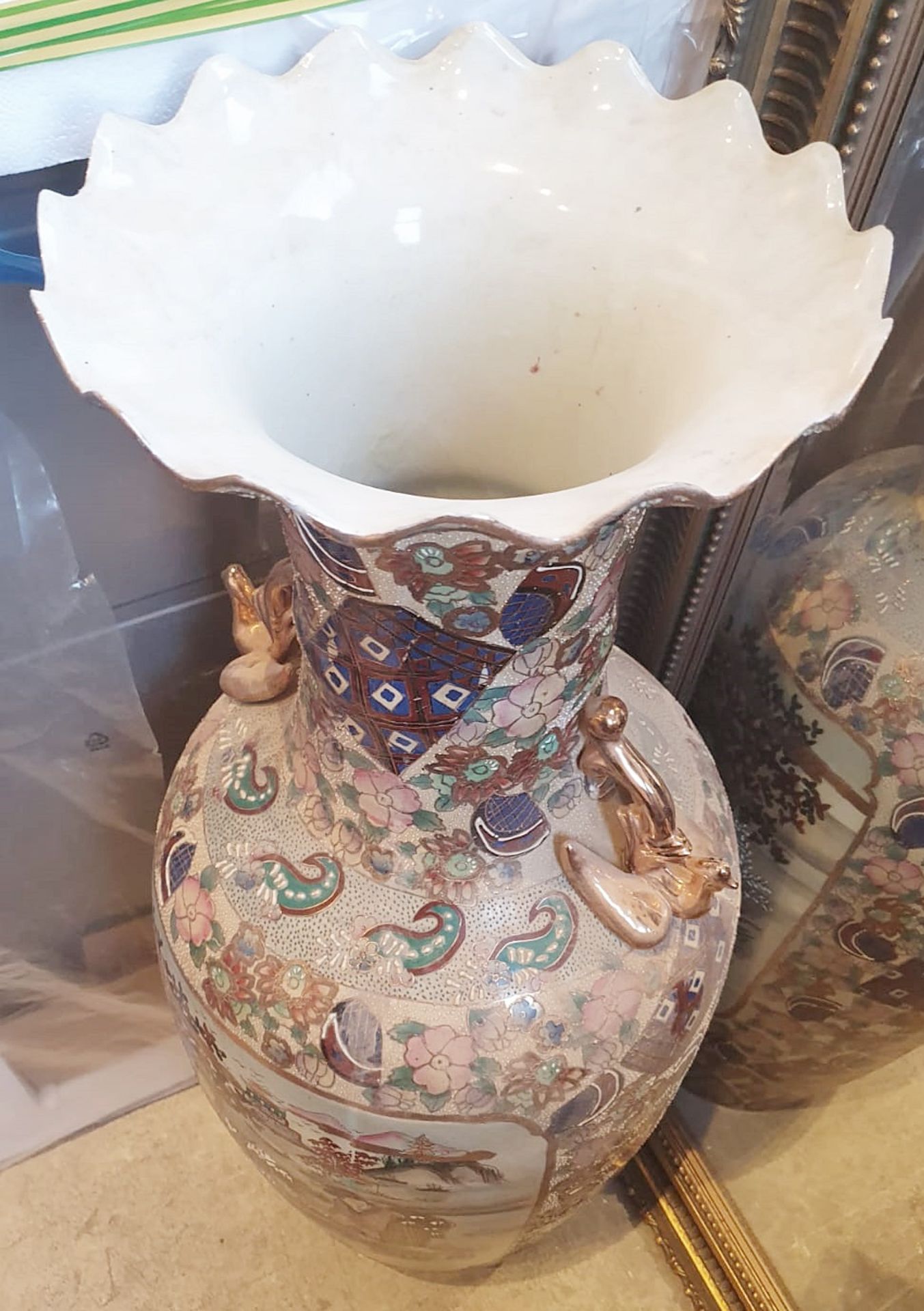 3 x Matching Vintage Japanese Vases *Please Read Main Description* Location: Maidstone Kent - Image 13 of 16