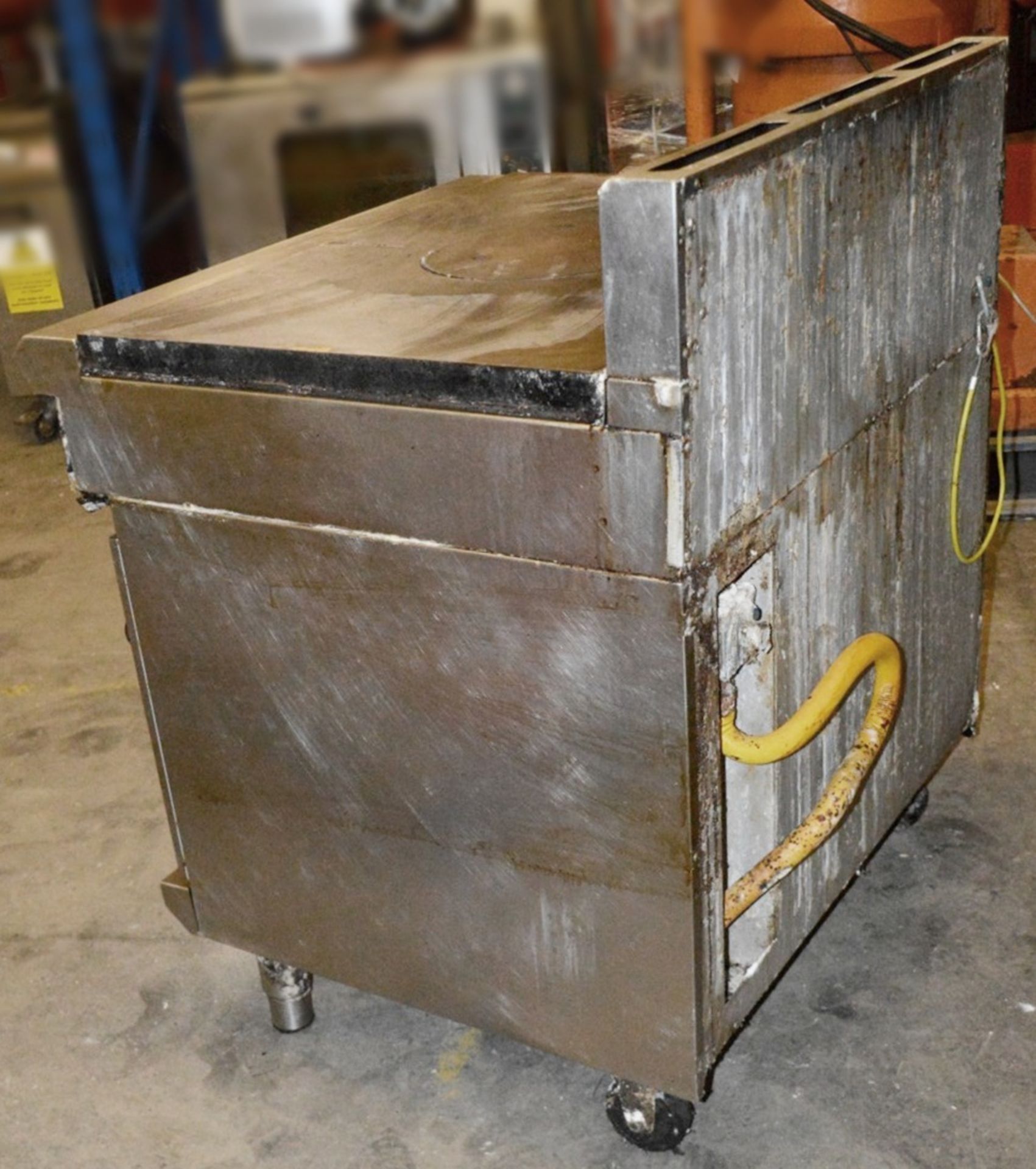 1 x Commercial Natural Gas Solid Top Range In Stainless Steel - Ref: J1566 - Low Start, No Reserve - Image 4 of 5