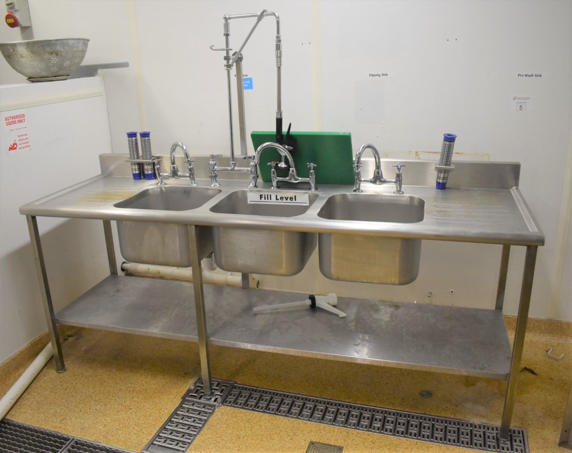 1 x Large Stainless Steel Wash Unit With Triple Sink Basins, Hose Rinser Tap, Mixer Taps, Drainer,