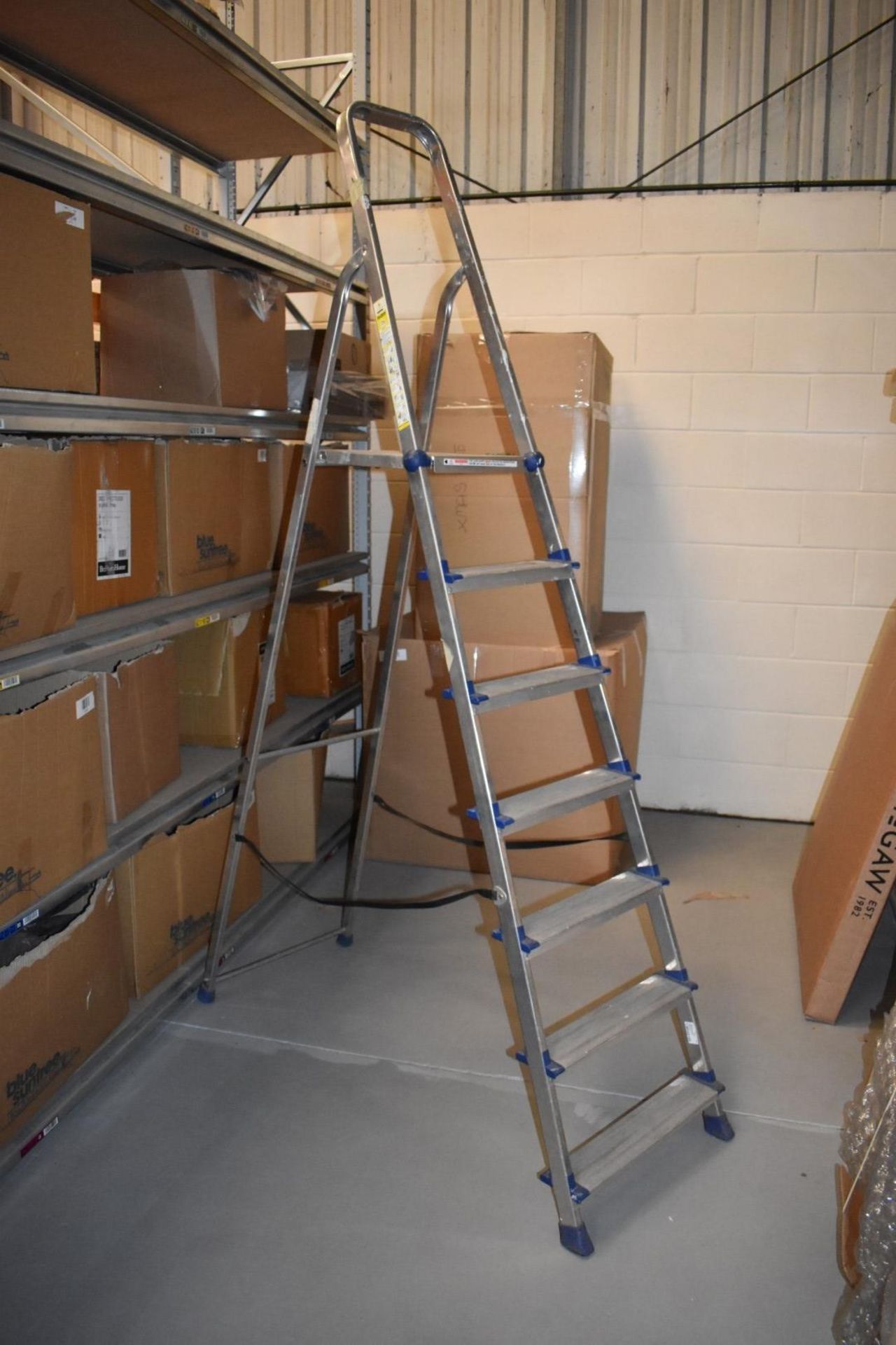 1 x Set of 7 Tread Work Ladders With 150kg Max Capacity