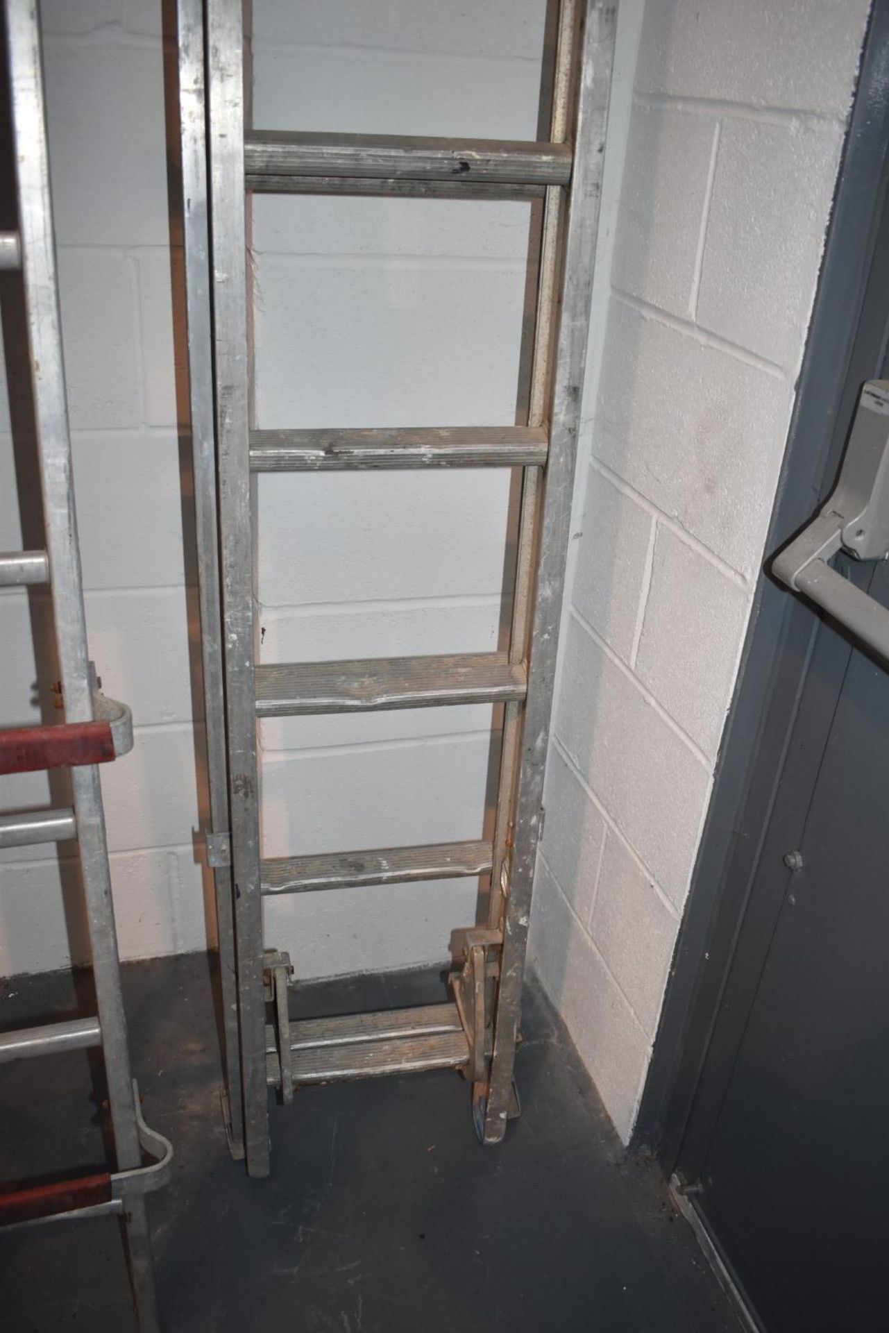 1 x Set of Clima Two Section Ladders - Size 16',3" Closed x 29',3" Open - Ref 418 - CL501 - - Image 7 of 7