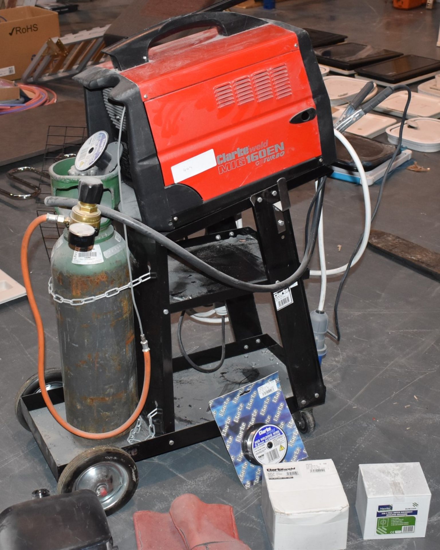 1 x Clarke MIG160EN Turbo No-Gas/Gas MIG Welder With Stand and Accessories - Ref 449 - CL501 - - Image 3 of 11