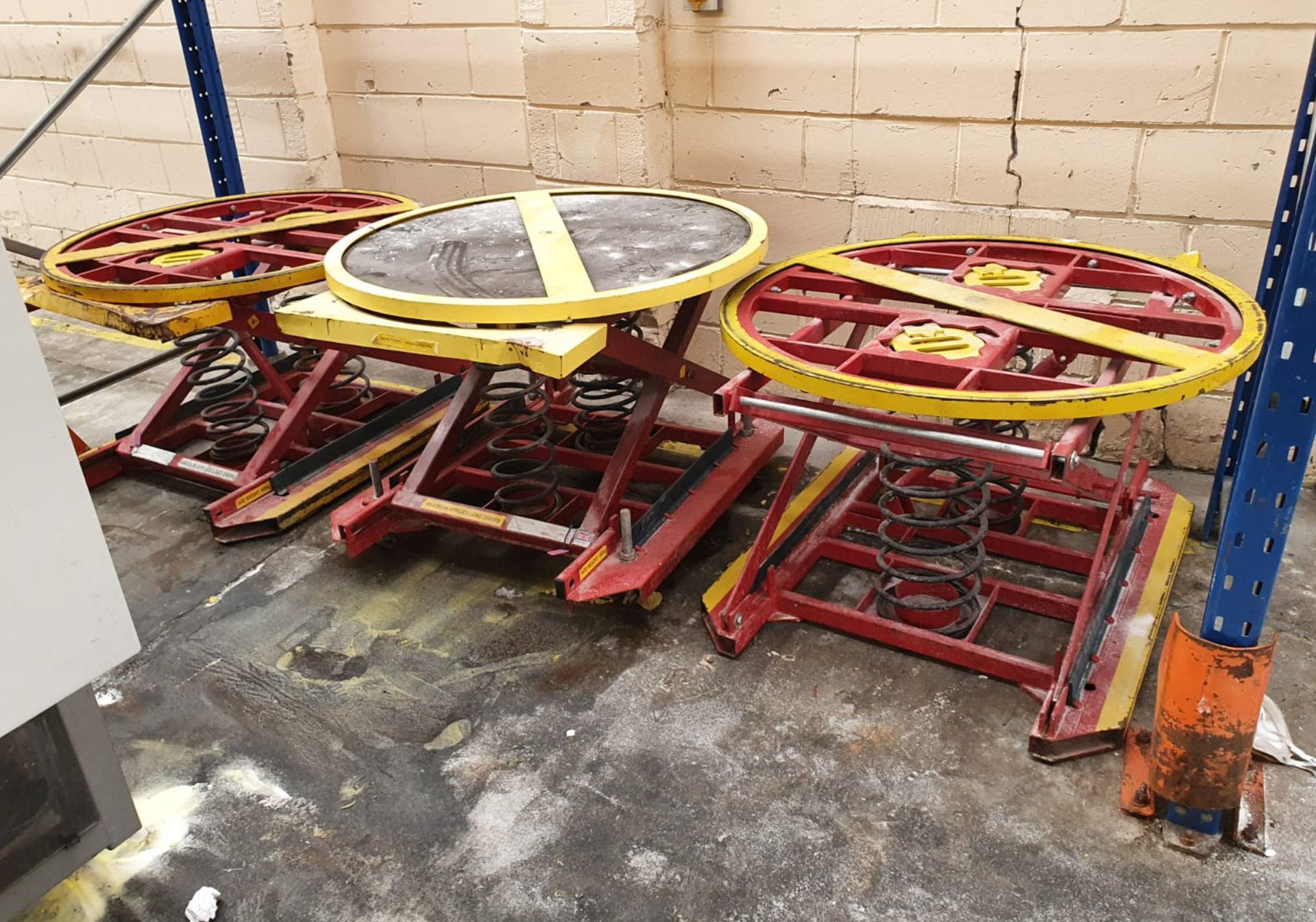 1 x Pallet Leveller - CL529 - Location: Wakefield WF2You are bidding on 1 only and you will