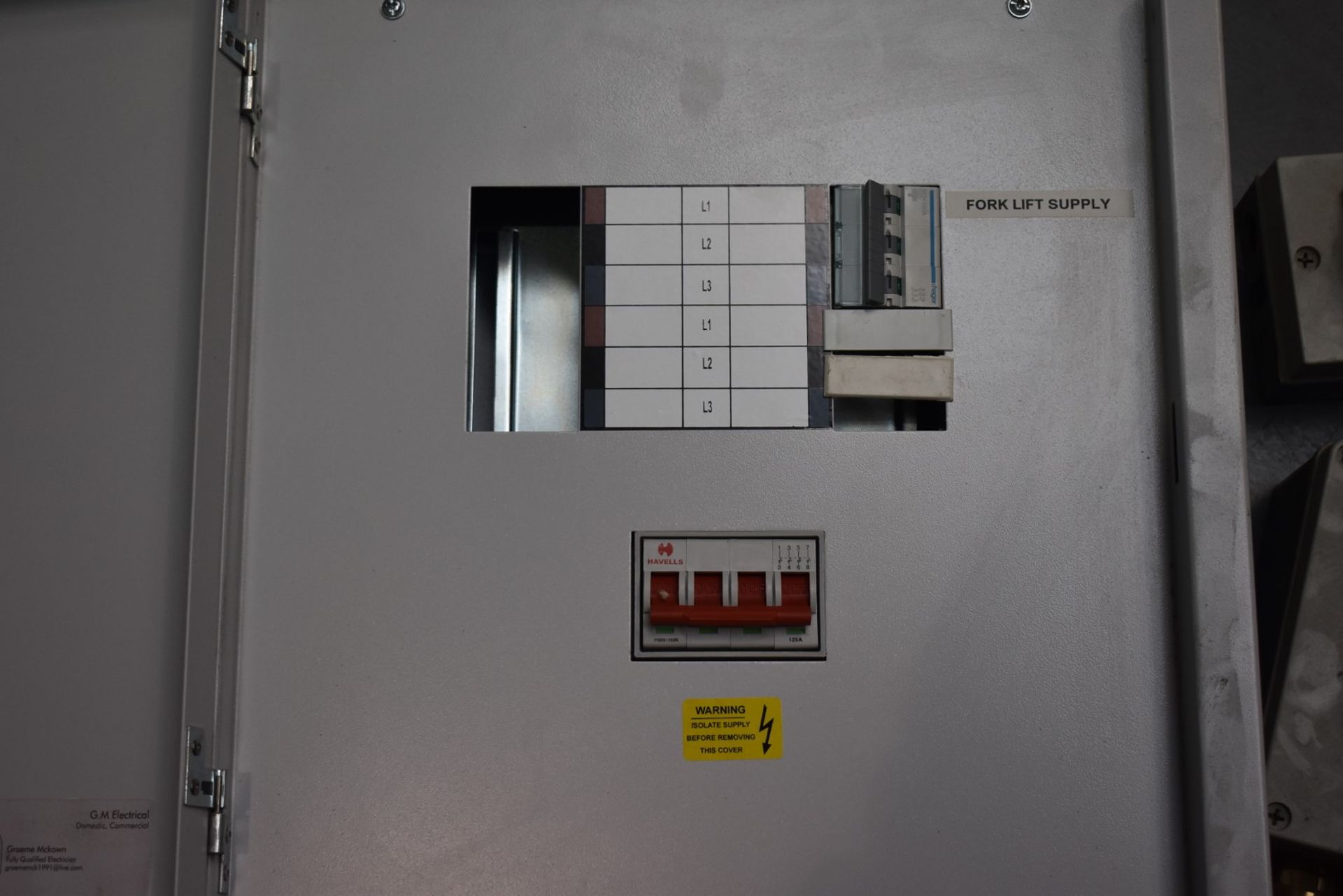 1 x Havells Powersafe B Type 4 Way TPN Distribution Board With 3 x Isolation Switches - Type - PSB41 - Image 3 of 4