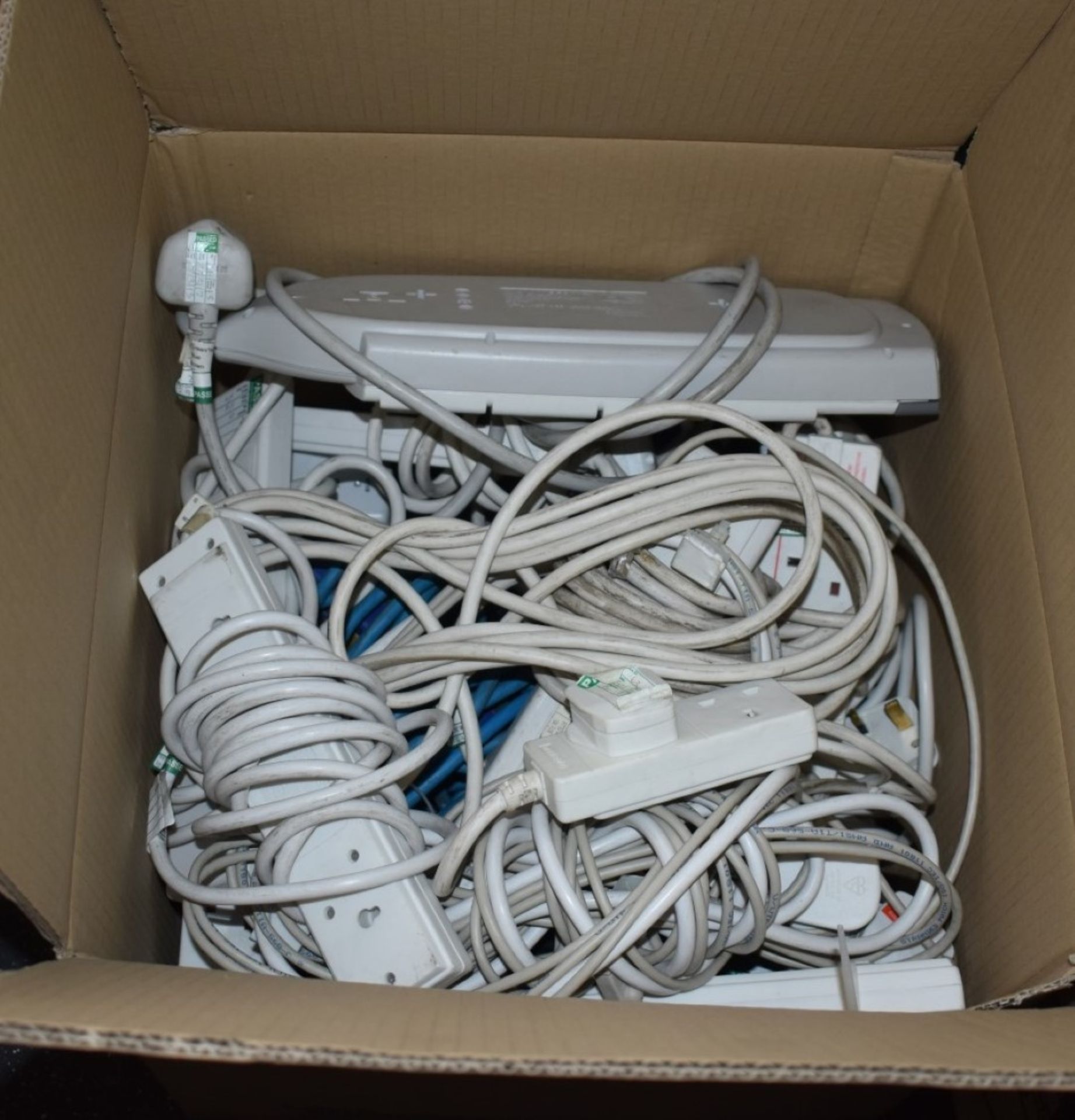 1 x Box Full of 240v Extension Plug Cables