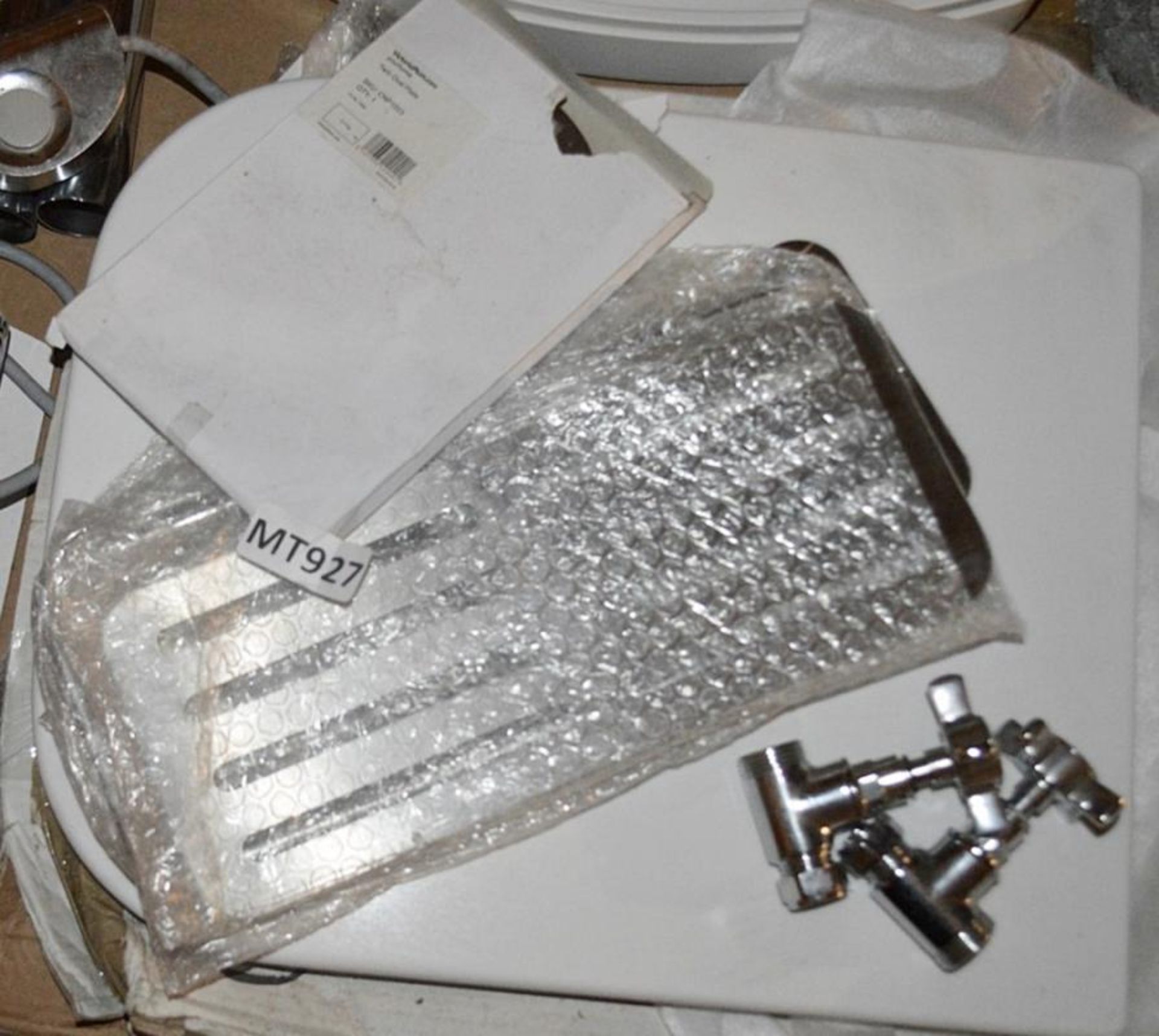 Approx 15 x Assorted Items Of Bathroom Brassware And Accessories - Brand New Boxed Stock - CL269 - L - Image 5 of 11