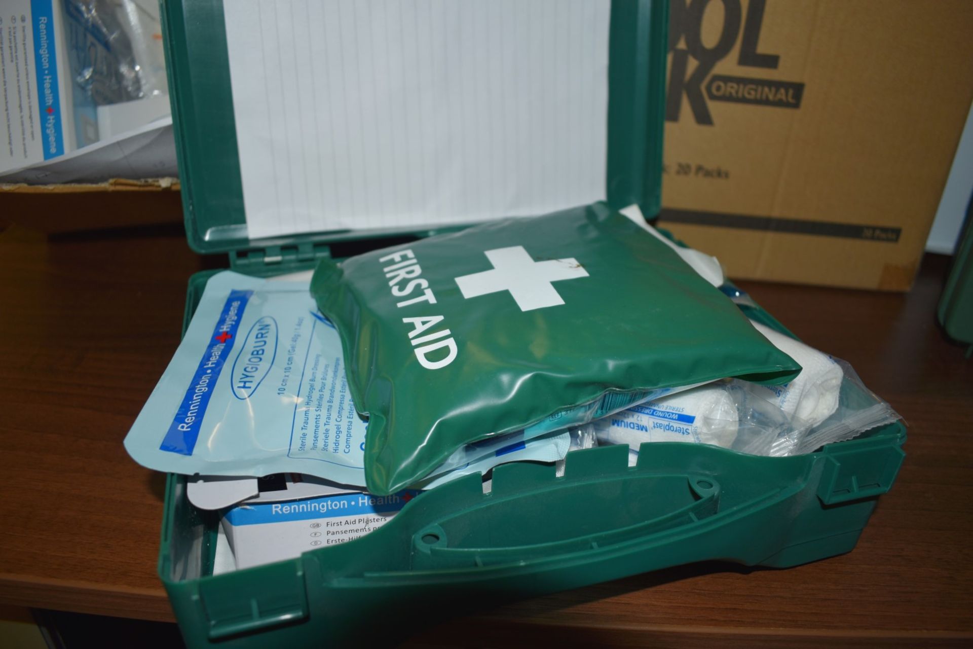 1 x Assorted Collection of First Aid Equipment - Includes Metal Cabinet With Contents and More! - Image 4 of 10