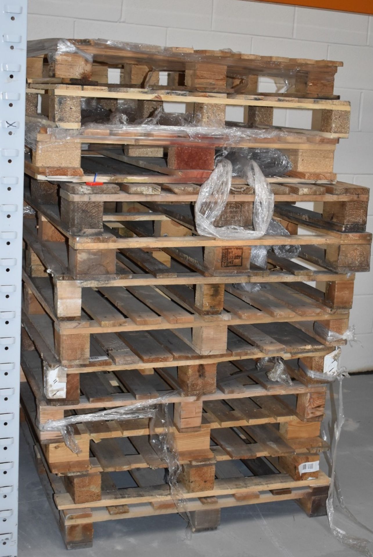 Approx 120 x UK Sized Pallets - 120 x 100 cm Wooden Pallets From Warehouse Clearance - The Pallets - Image 6 of 11