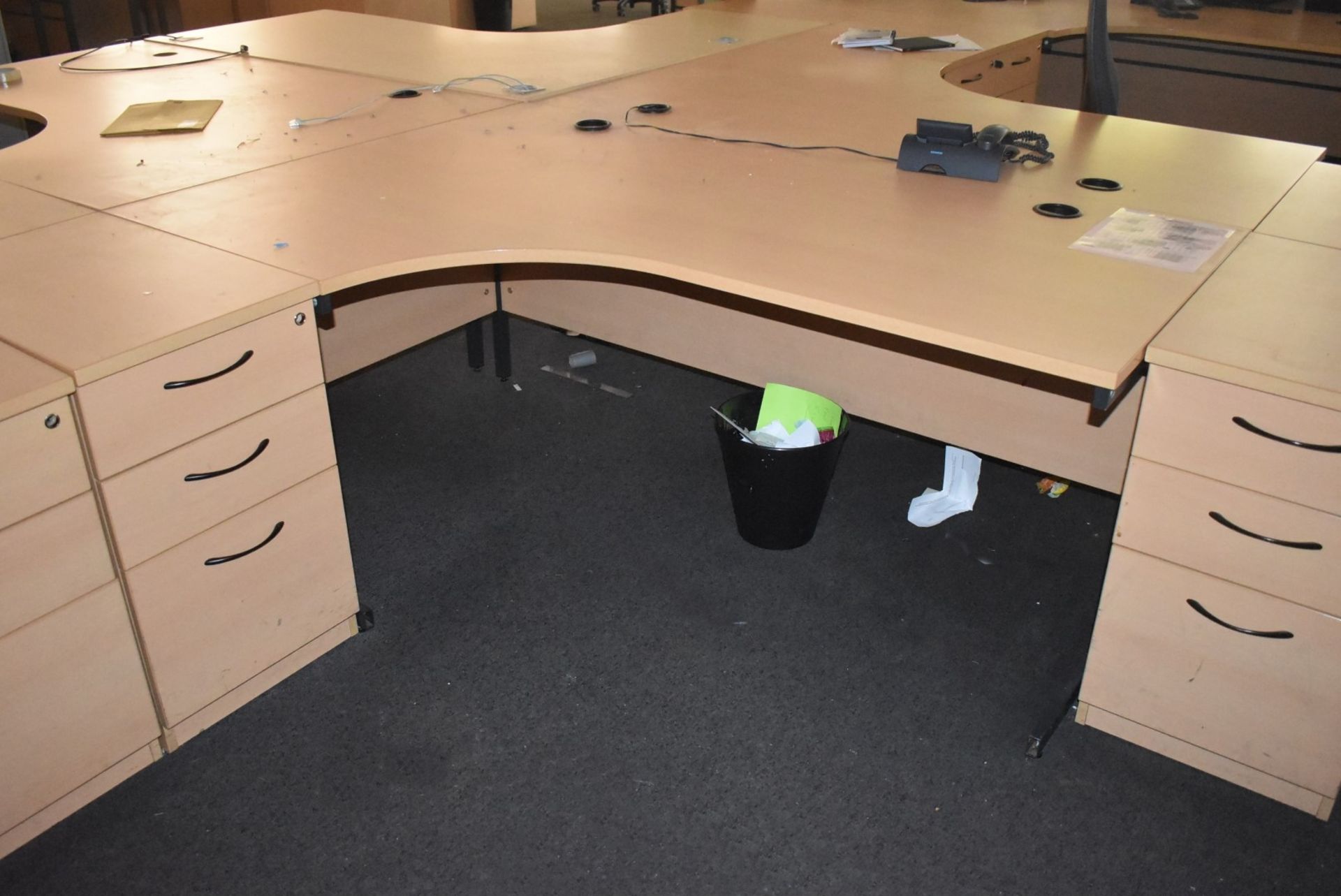 Set of 4 x Beech Office Desks With 4 x Drawer Pedestals - Includes 2 Left Hand and 2 Right Hand - Image 3 of 6