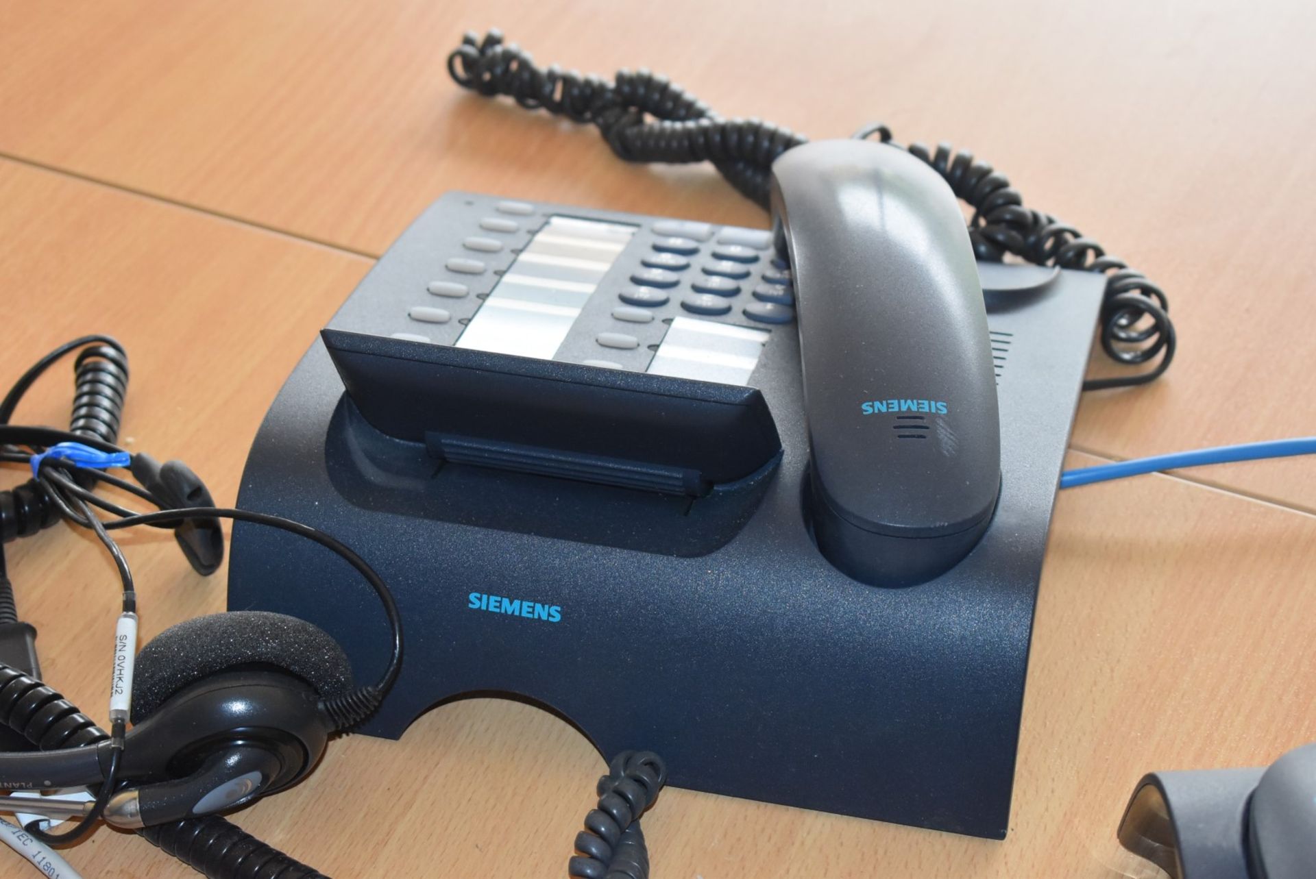30 x Siemens Optipoint 410 Econemy Plus Office Telephone Handsets - CL529 - Location: Wakefield WF2 - Image 3 of 4