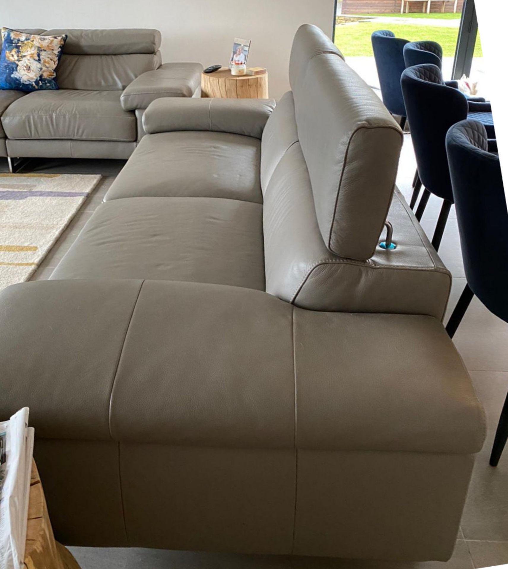 Natuzzi Editions Suite in Denver 10BK with No Contrast Stitching - Includes 3-Seater, 2-Seater and - Image 6 of 8