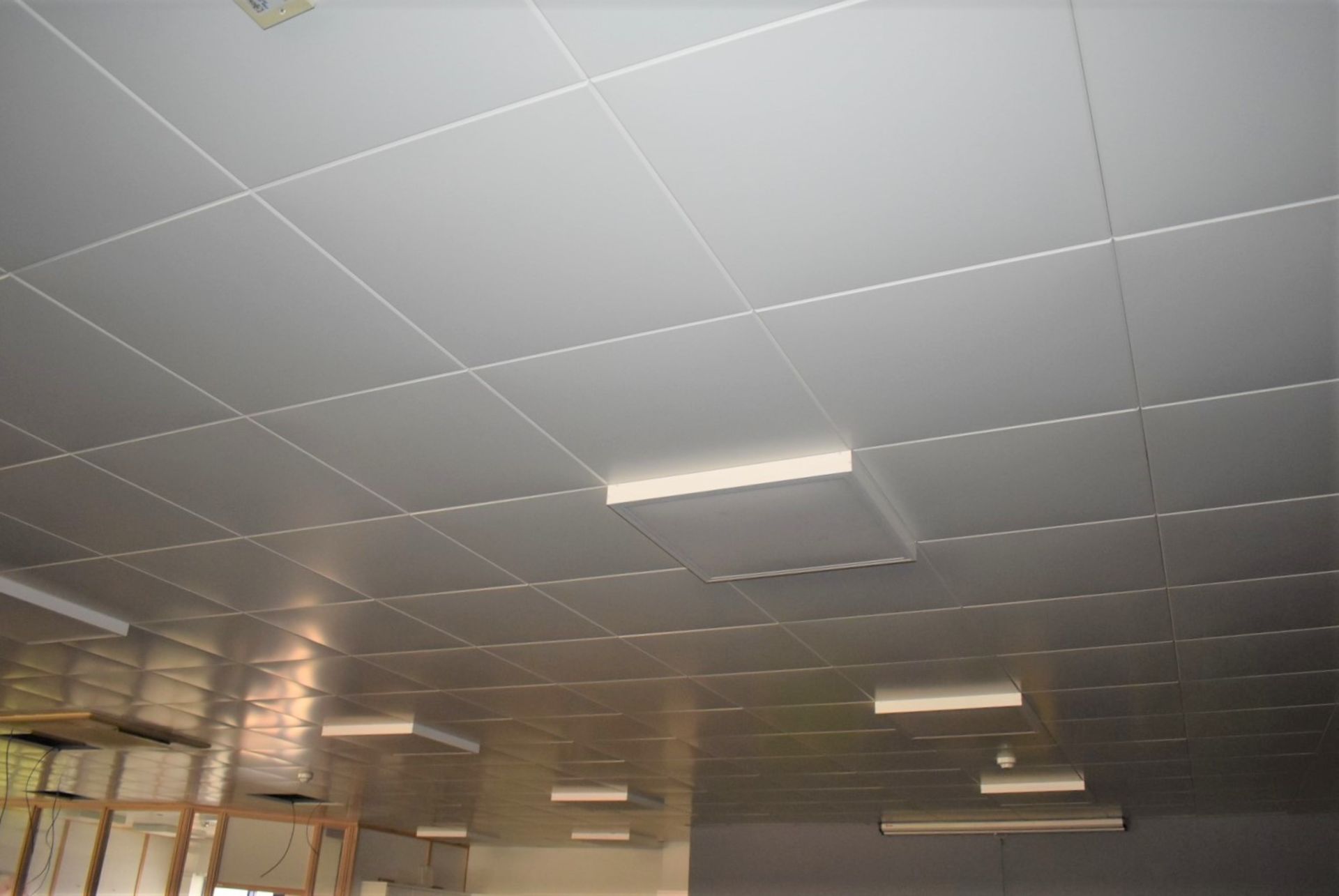 Approx 1,200 x White Metal Office Ceiling Panels - Each Panel Measures 60 x 60 cms - CL529 -