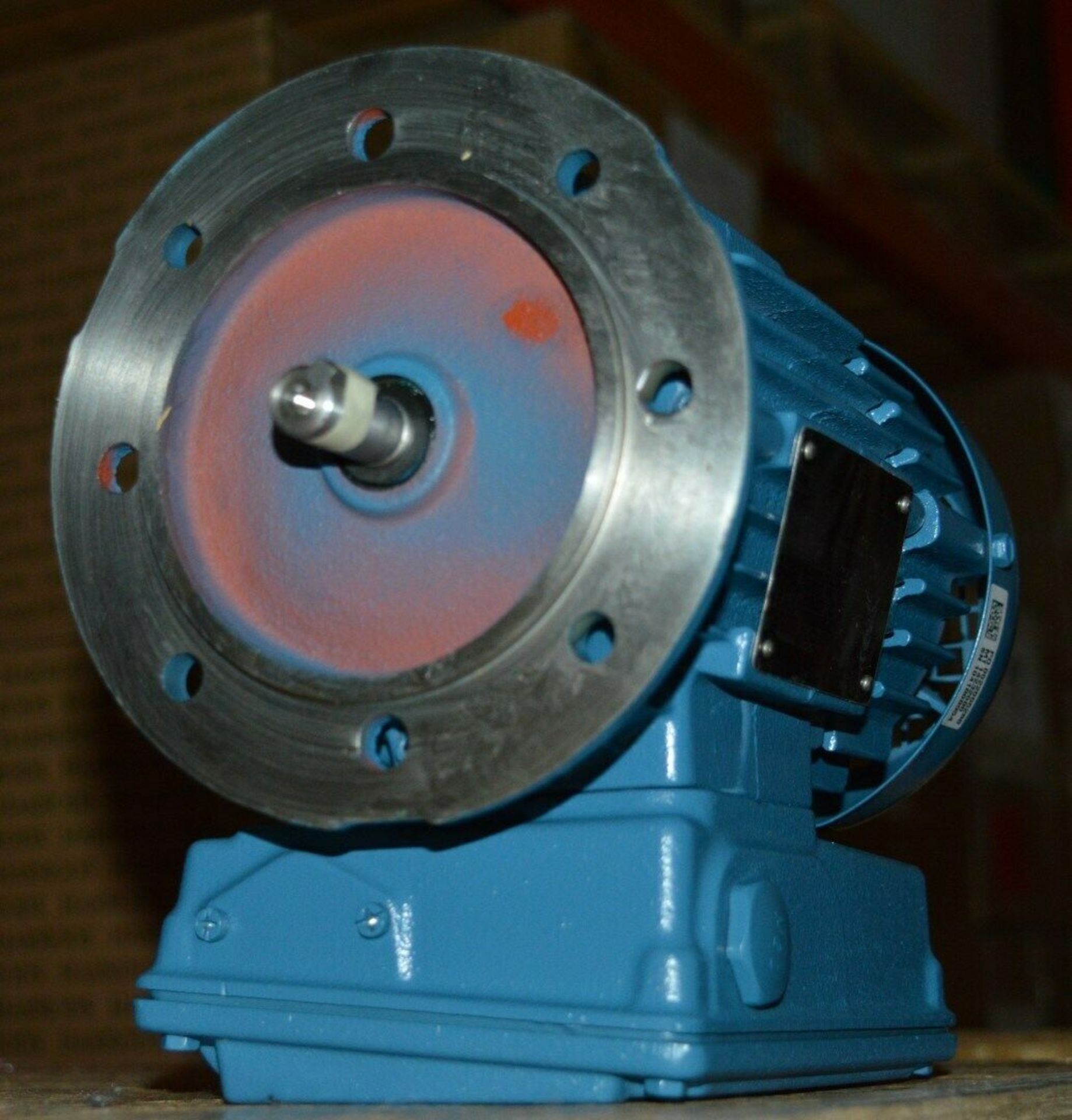 1 x Weg W22 110v IP55 Single Phase Electric Motor - Brand New and Boxed - CL295 - Location: - Image 5 of 7