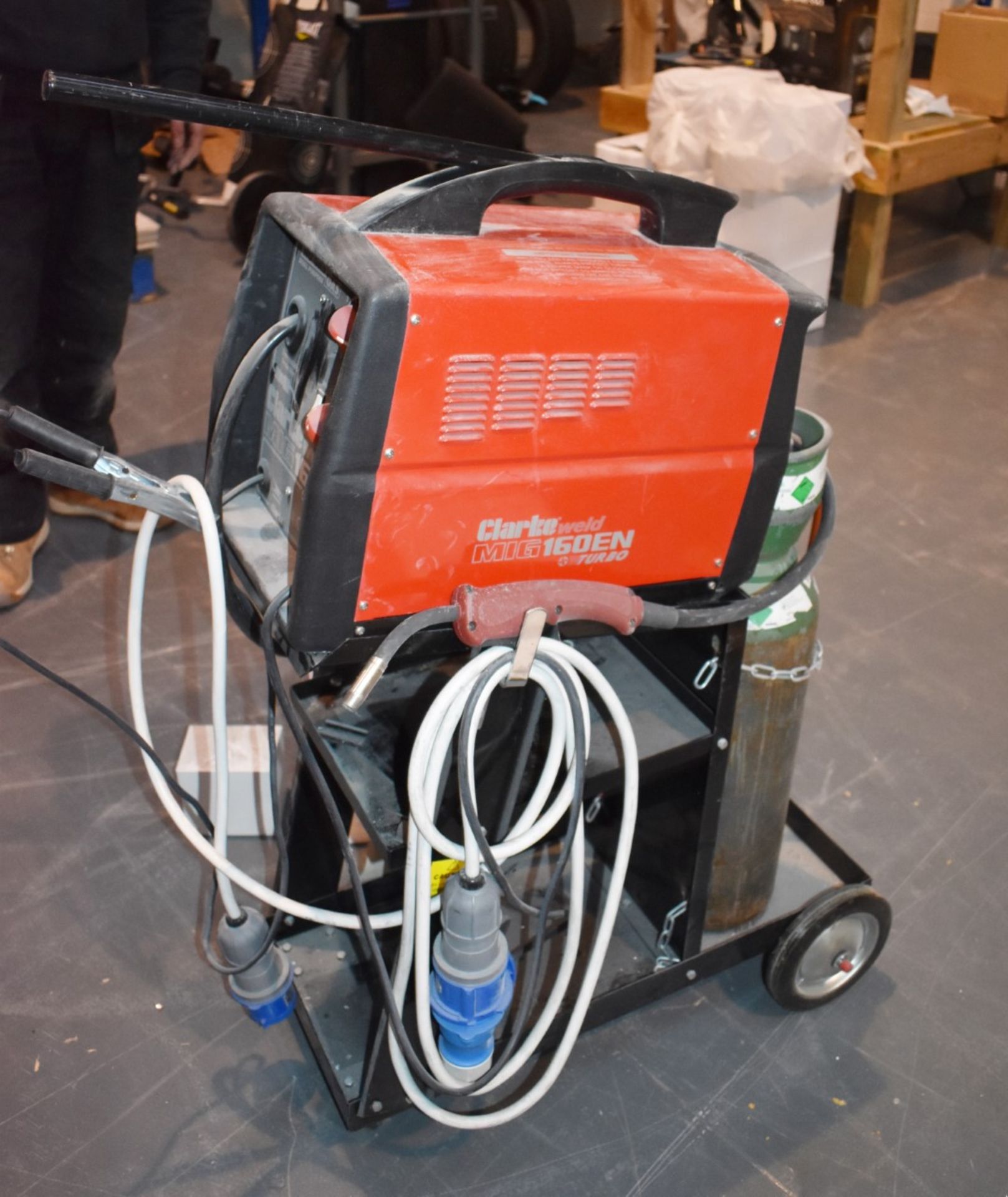 1 x Clarke MIG160EN Turbo No-Gas/Gas MIG Welder With Stand and Accessories - Ref 449 - CL501 -
