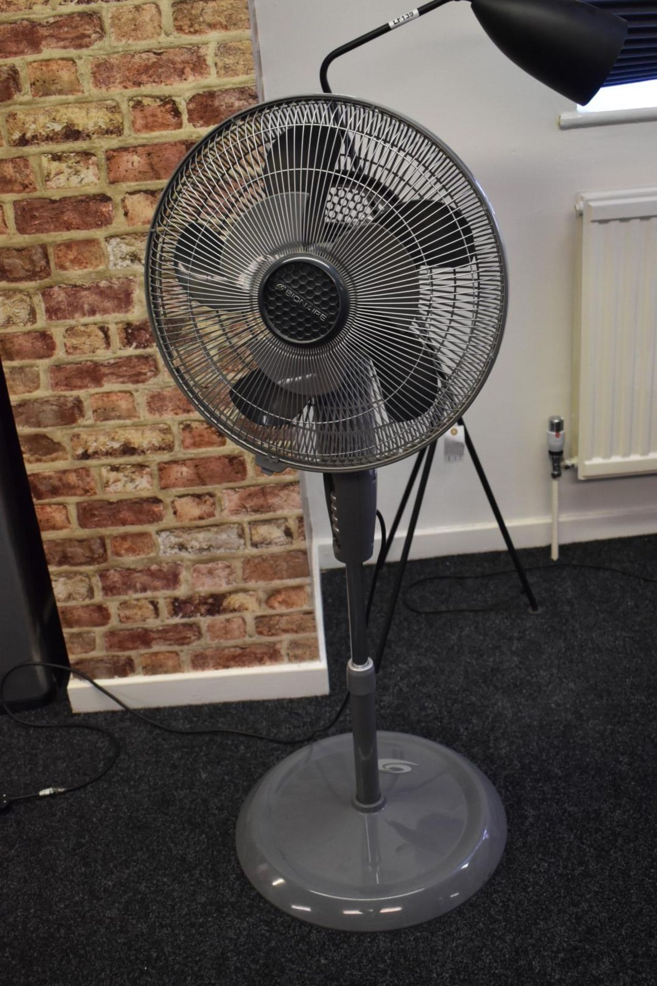 1 x Bionaire Double Blade 16 Inch Oscillating Floor Standing Fan / Air Cooler - Image 2 of 7