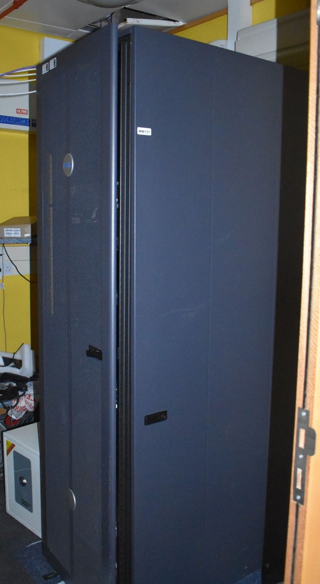 1 x Dell Server Rack Cabinet With Contents - Tape Drives, Omniview, APC UPS and More - H200 x W60 - Image 12 of 19