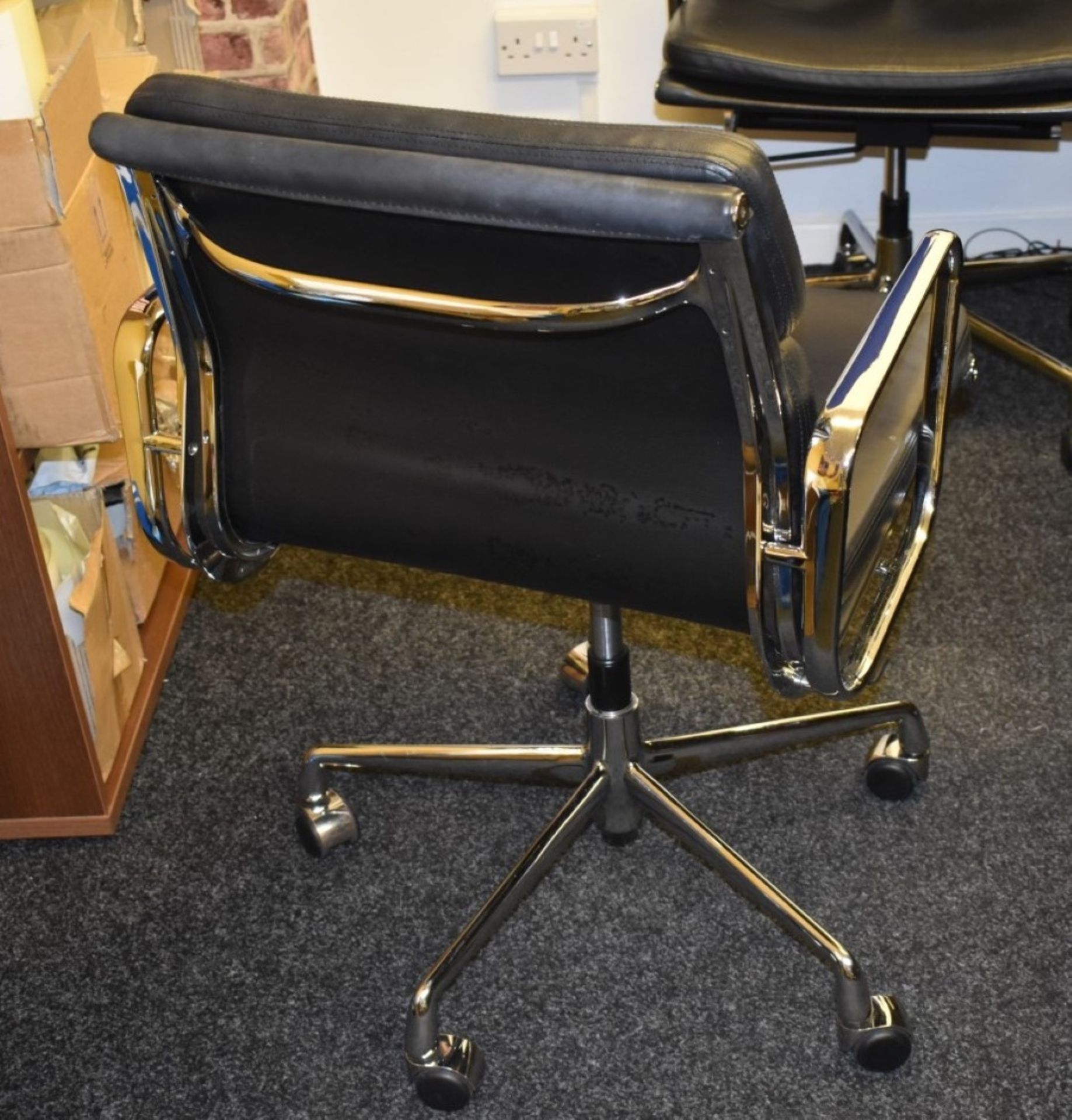 1 x Eames Inspired Office Chair - Swivel Office Chair Upholstered in Black Leather - Image 6 of 6