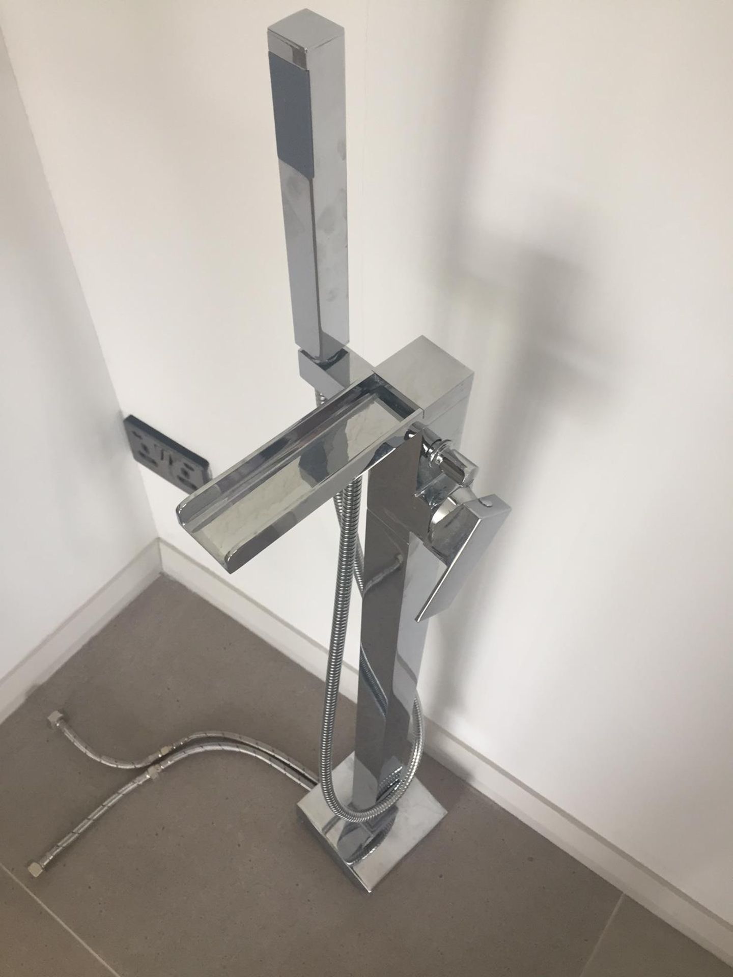 Freestanding Bath Filler with Shower Attachment - CL502 - No VAT on the Hammer - Location: Preston - Image 2 of 3