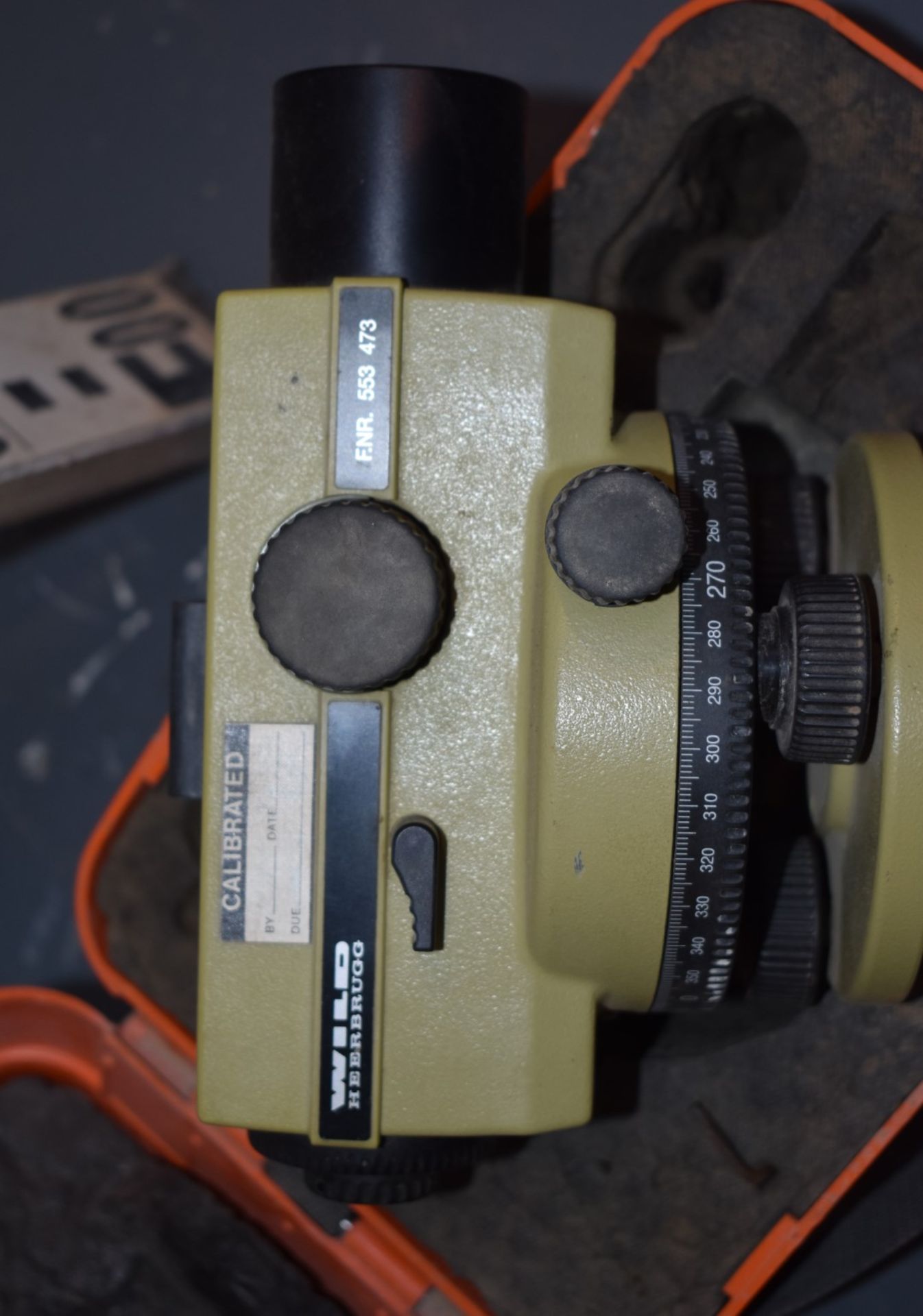 1 x Wild Heerbrugg NA28 Surveyors Optical Level With Carry Case, Staff and Tripod - Ref 395 - - Image 3 of 5