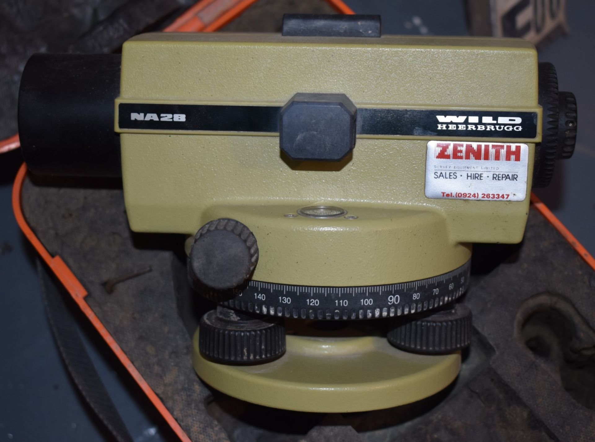 1 x Wild Heerbrugg NA28 Surveyors Optical Level With Carry Case, Staff and Tripod - Ref 395 - - Image 5 of 5