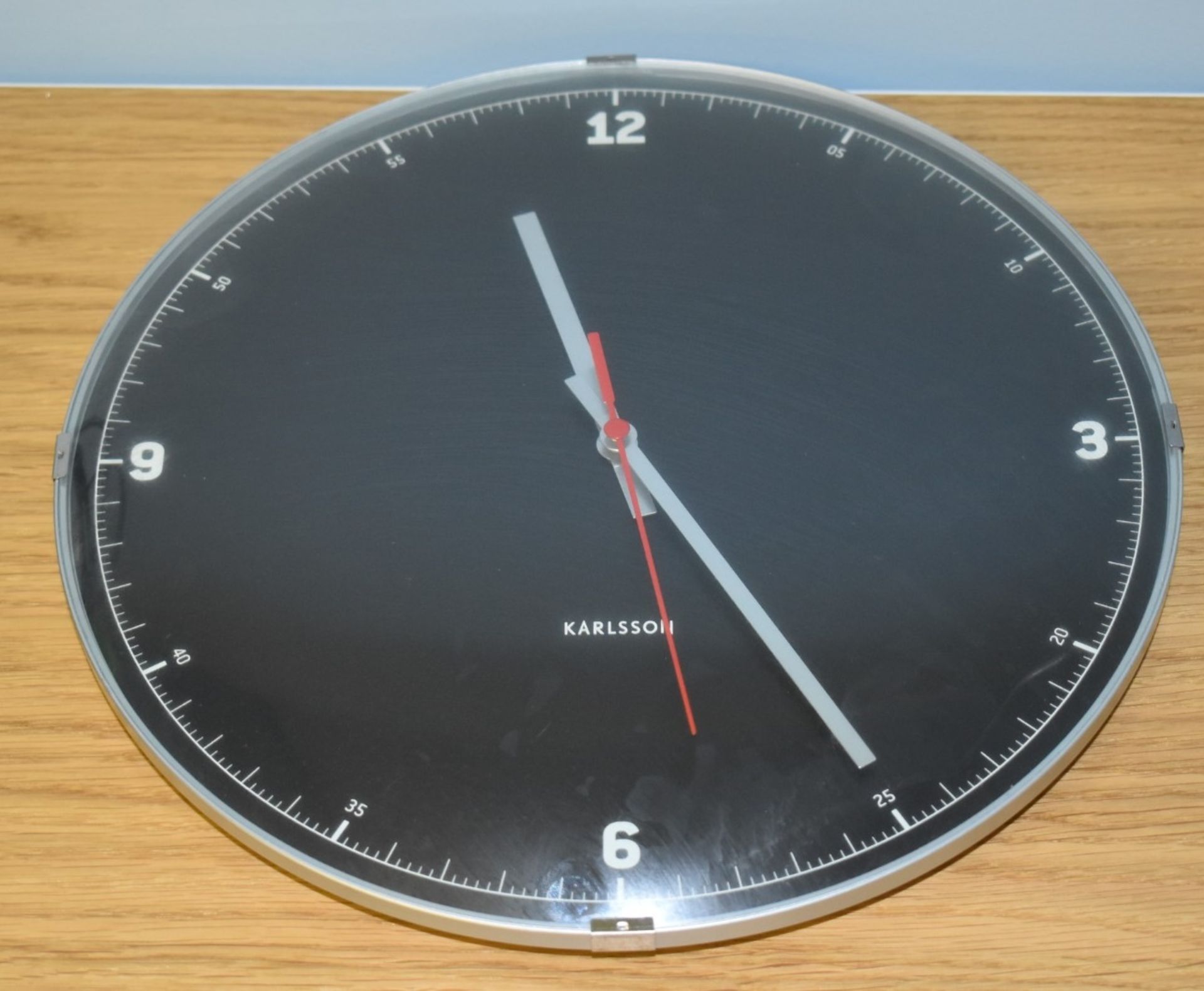 1 x Karlsson Dragon Fly Dome Wall Clock - CL530 - Location: Leicestershire, LE12 Lift out charge: