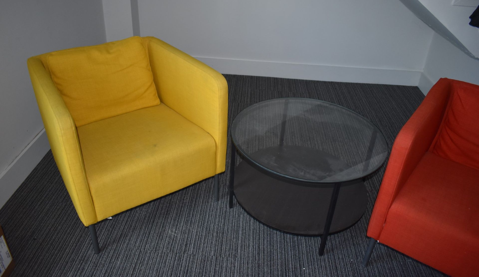 2 x Reception Armchairs in Yellow/Red and Circular Glass Coffee Table - Chairs Width 71 cms - - Image 3 of 3