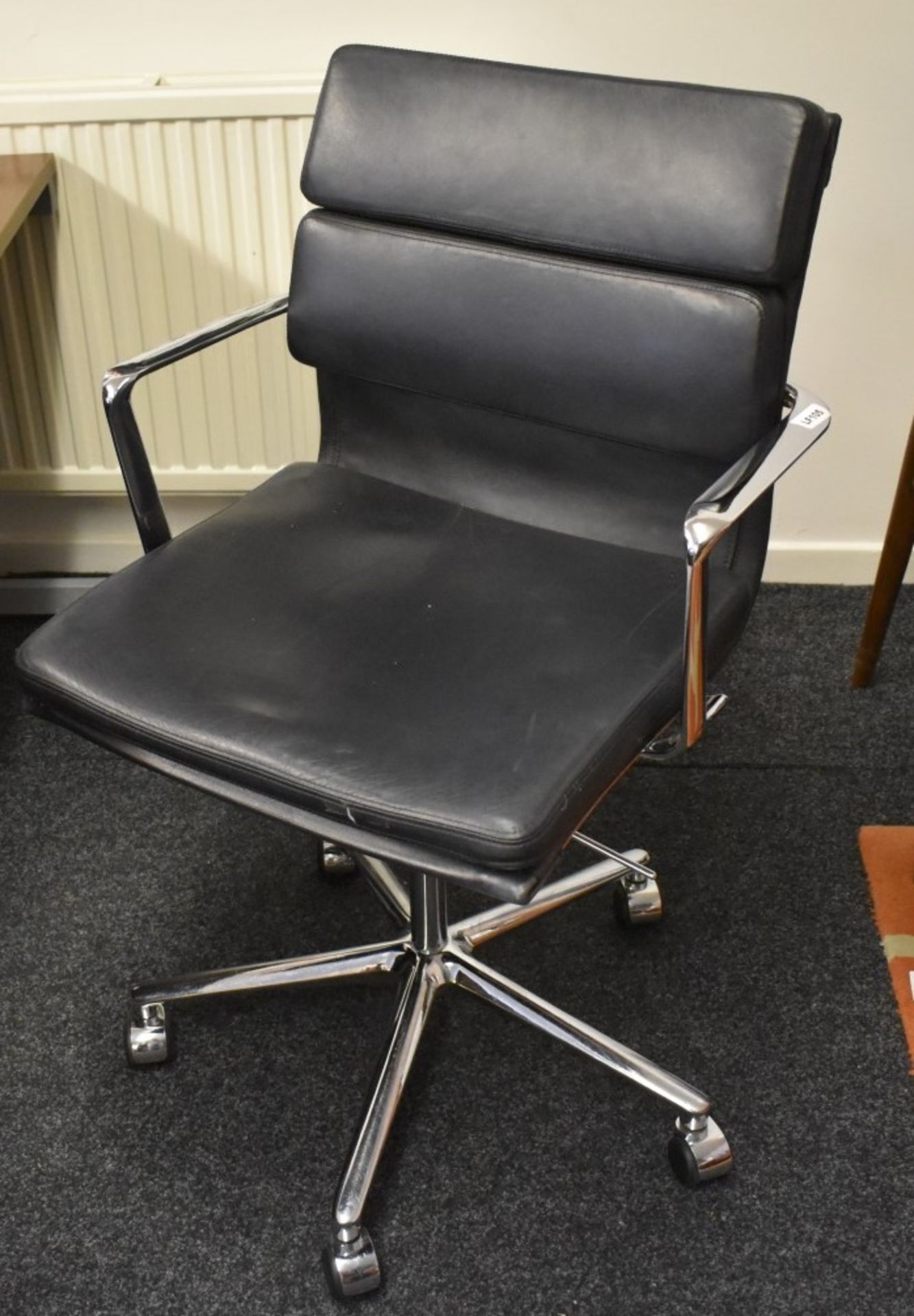 1 x Eames Inspired Office Chair - Swivel Office Chair Upholstered in Black Leather - Image 2 of 6