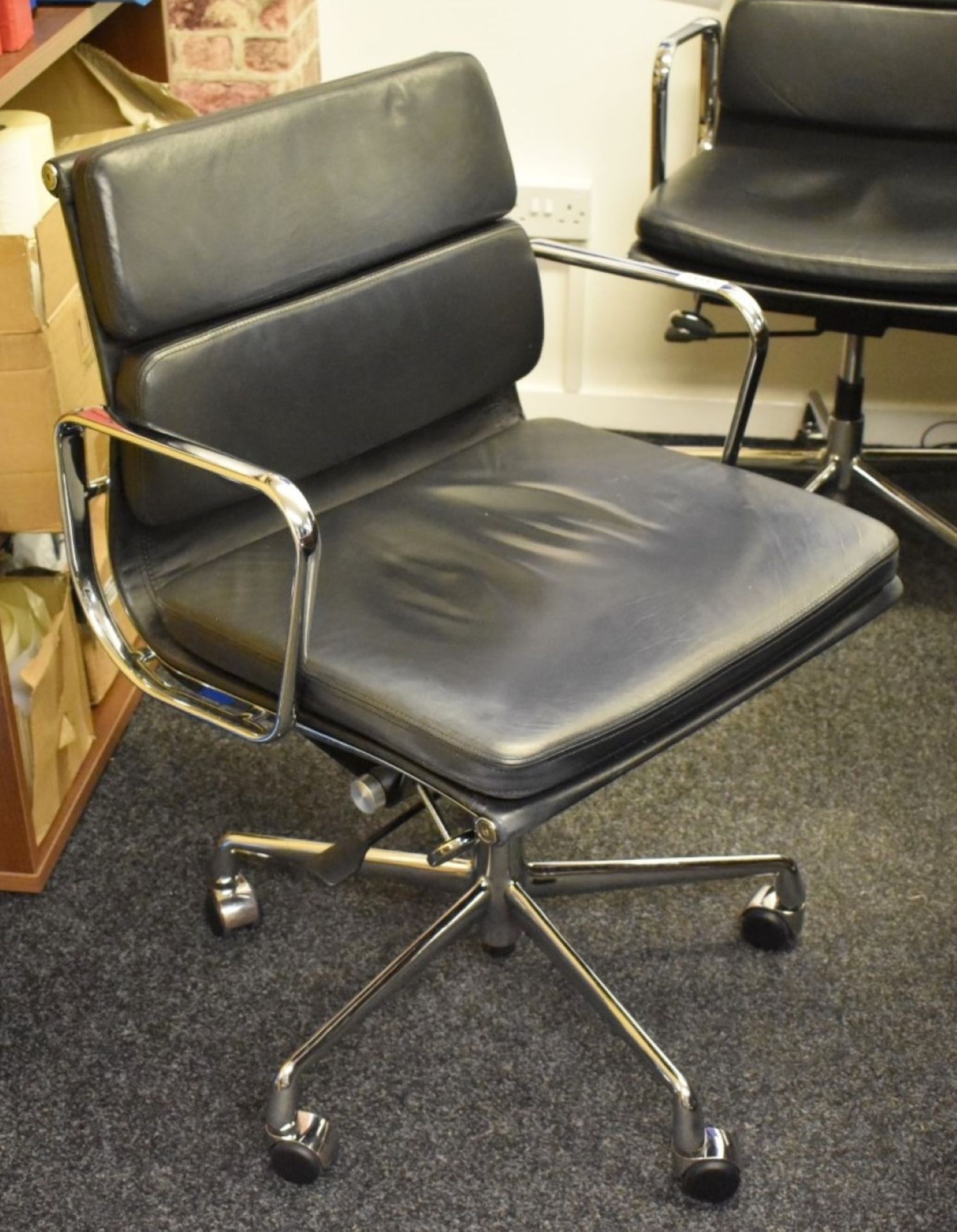 1 x Eames Inspired Office Chair - Swivel Office Chair Upholstered in Black Leather - Image 2 of 6