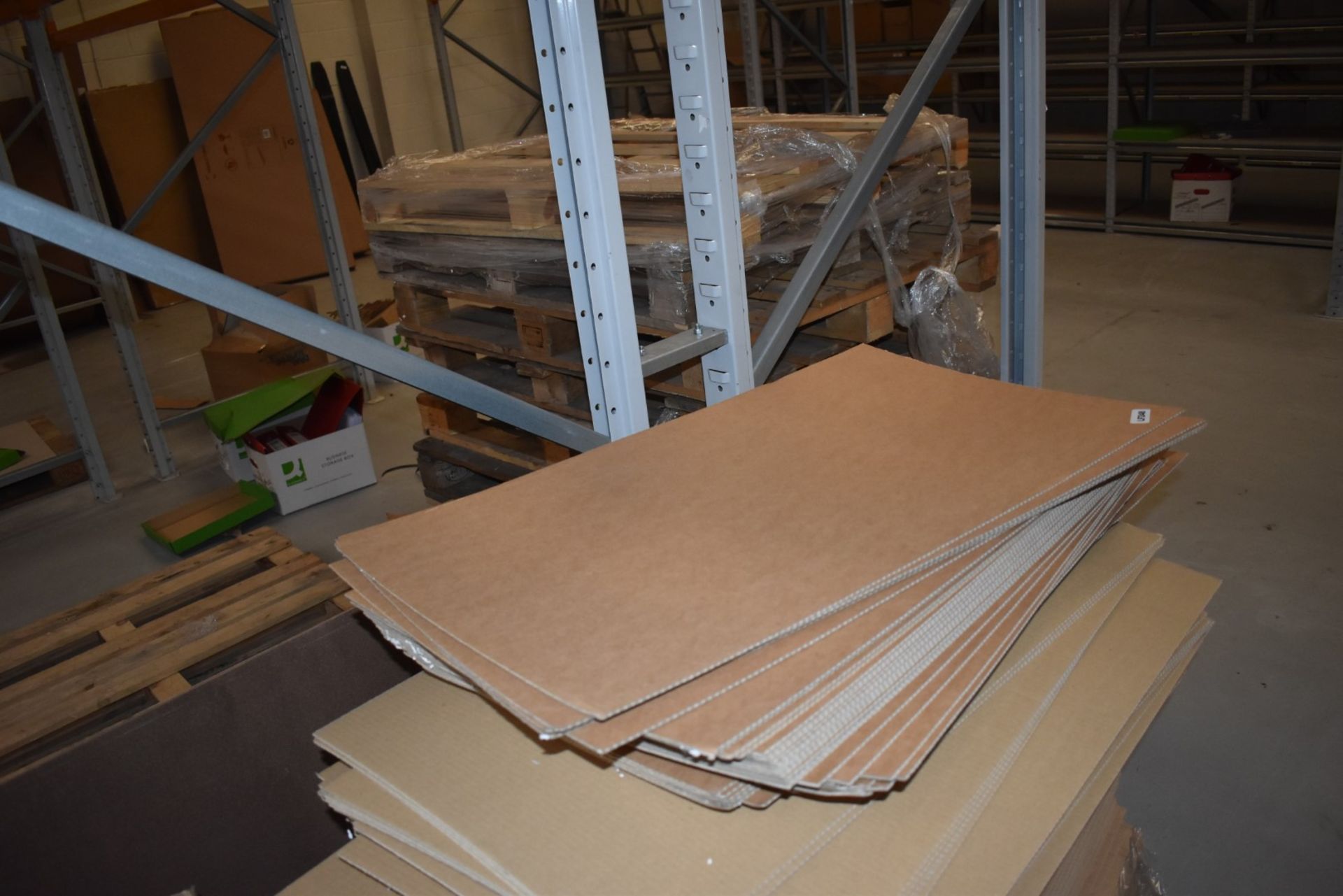 1 x Pallet of Cardboard Sheets - Used For Packing and Shipping Pallet Protection - Approx Sizse 90 x - Image 4 of 4