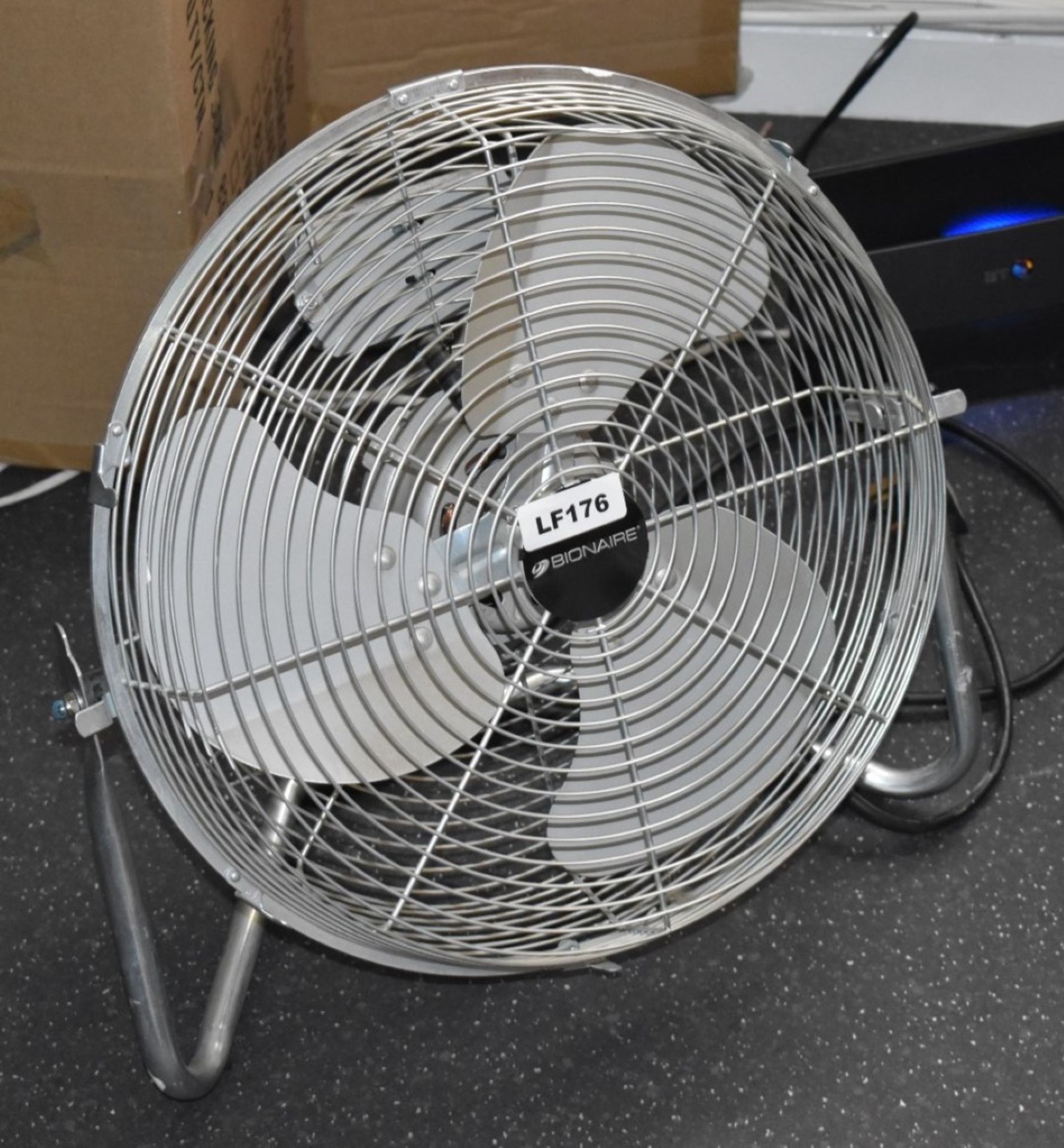 1 x Floor Mounted Air Fan With 16 Inch Blade