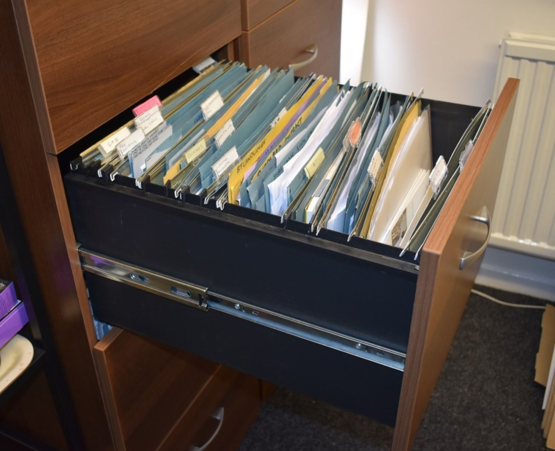 1 x Four Drawer Filing Cabinet With Walnut Finish - Keys Included - H136 x W48 x D60 cm - Image 2 of 4