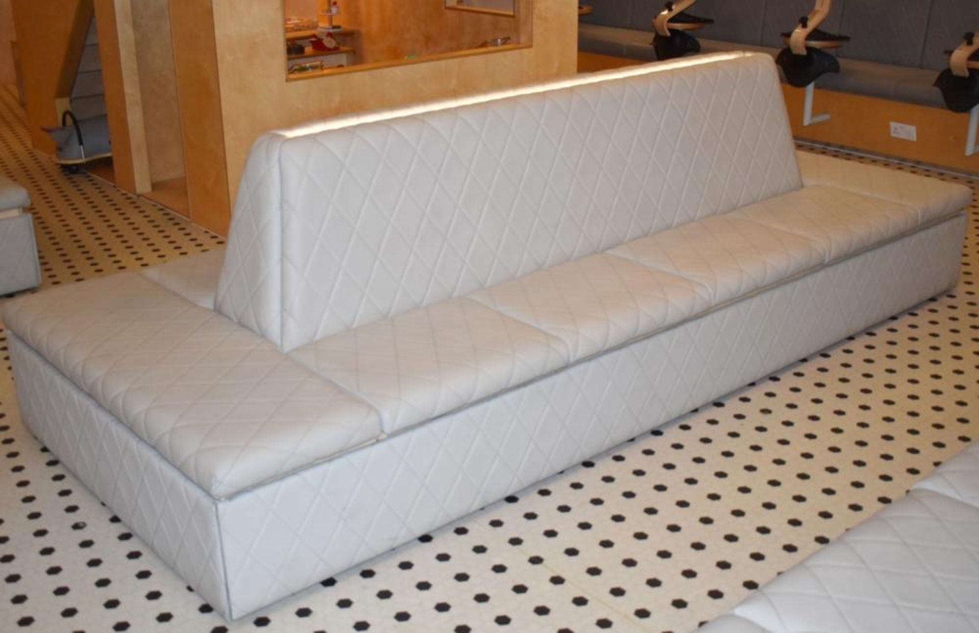 1 x Central Seating Banquette in a Contemporary Diamond Faux Grey Leather - Quality Build With Under - Image 2 of 7