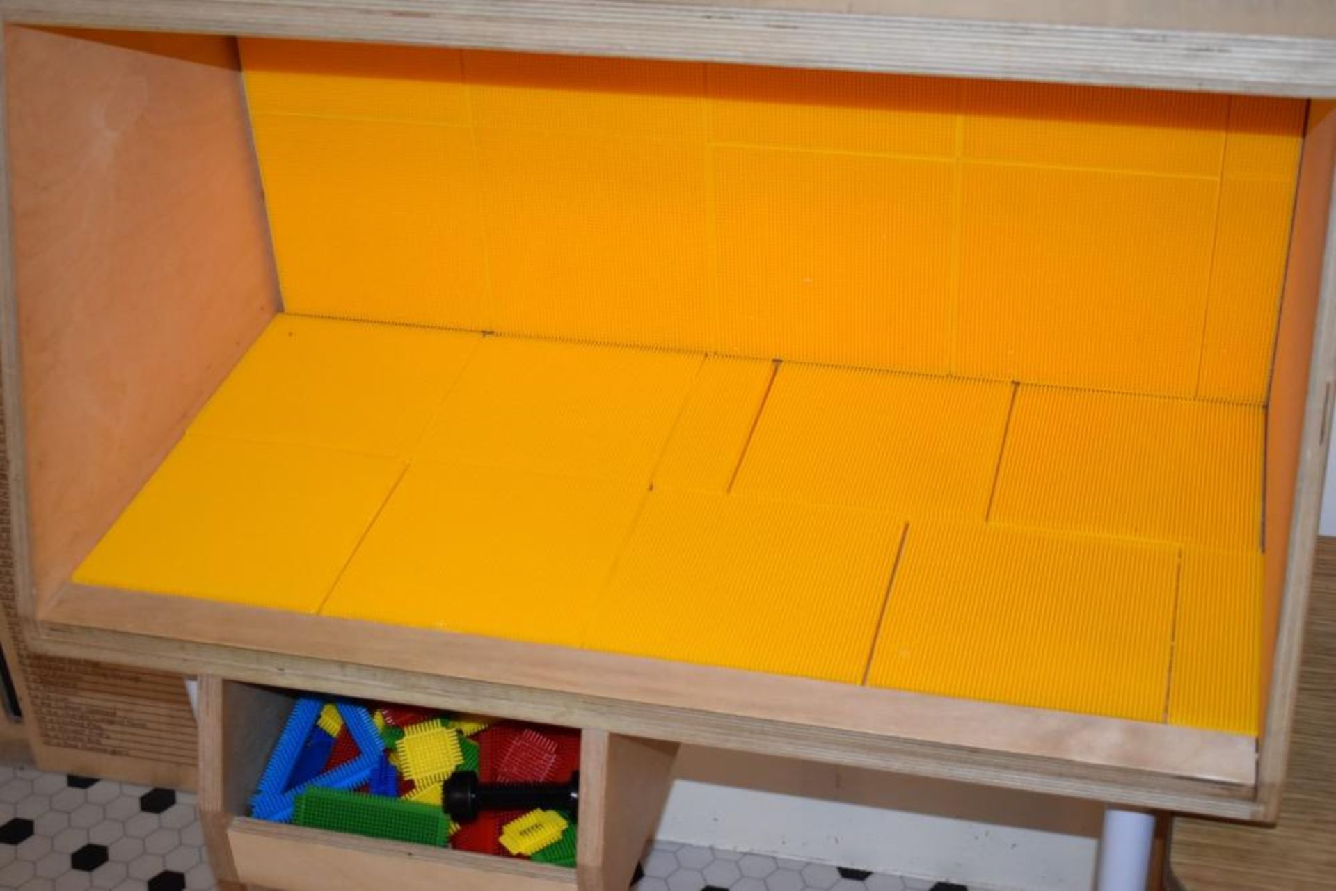 2 x Childrens Building Block Cabinets With Fitted Building Boards - Brillo / Lego - H94 x W79 x - Image 3 of 4