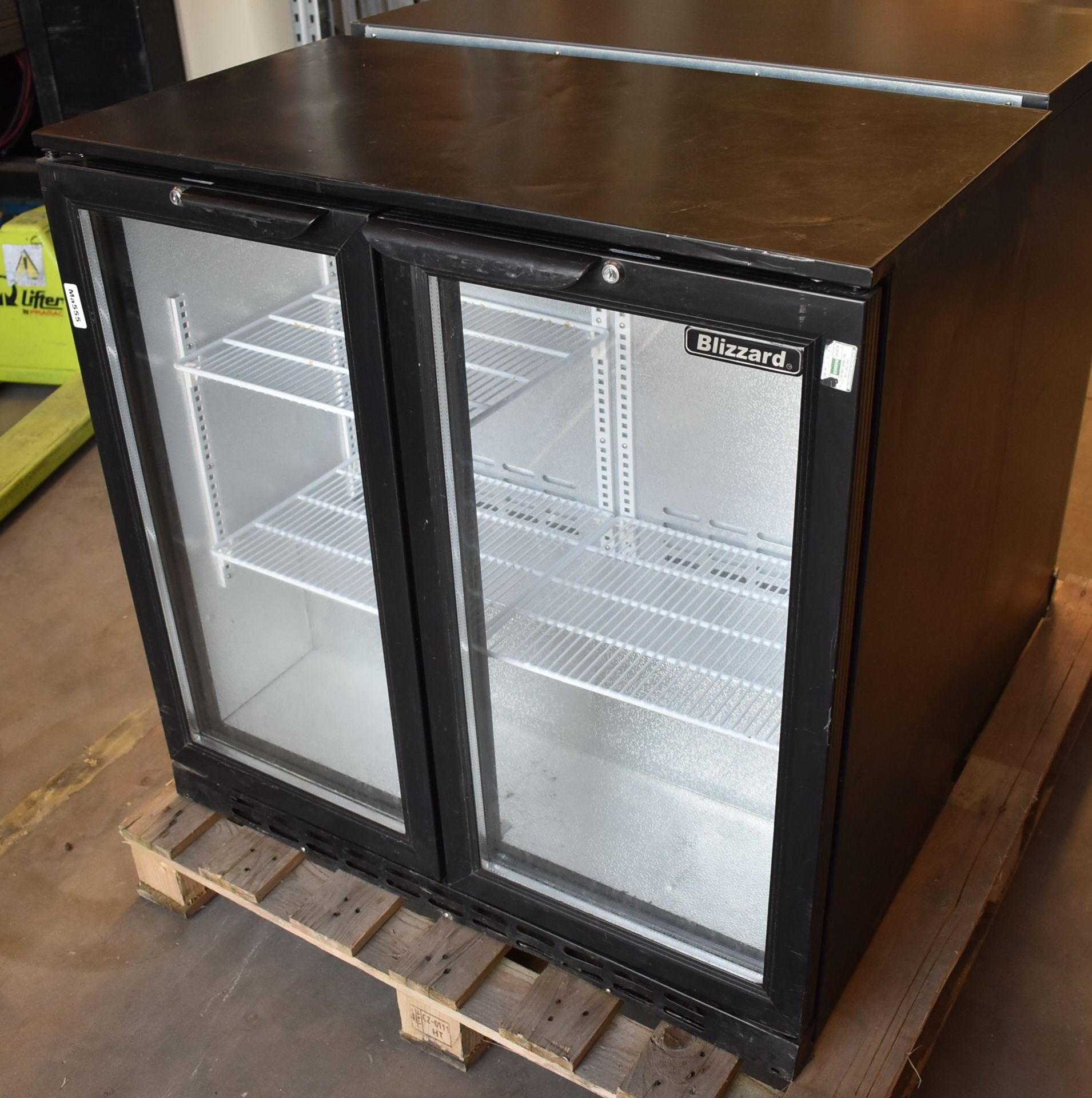 1 x Blizzard BZ-BAR2 Two Door Glass Fronted Bottle Fridge in Black - Dimensions H90 x W90 x D50 - Image 7 of 7