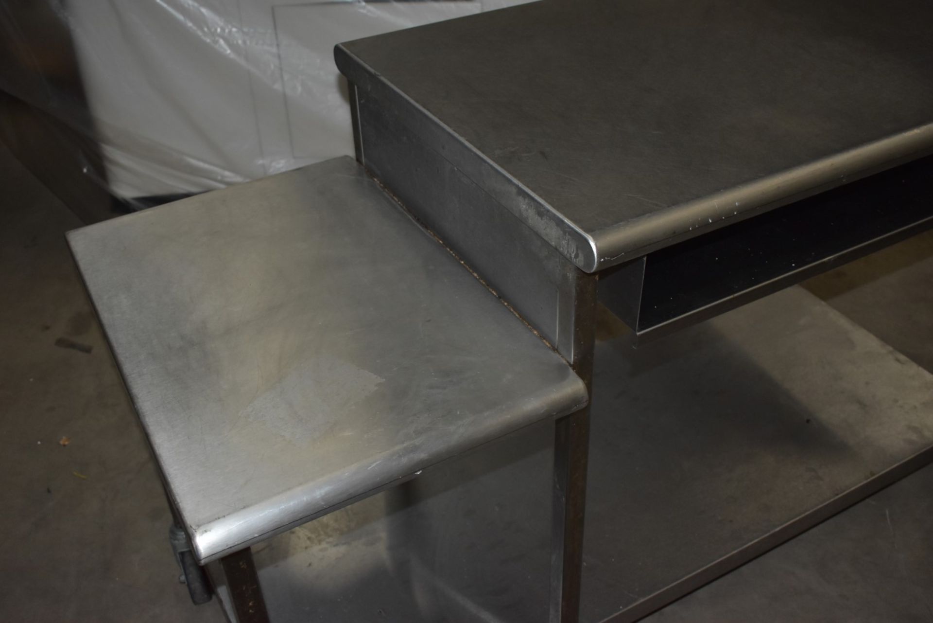 1 x Stainless Steel Mobile Prep Table With Undershelf, Undershelf and Side Table - H88 x W144 x - Image 4 of 5