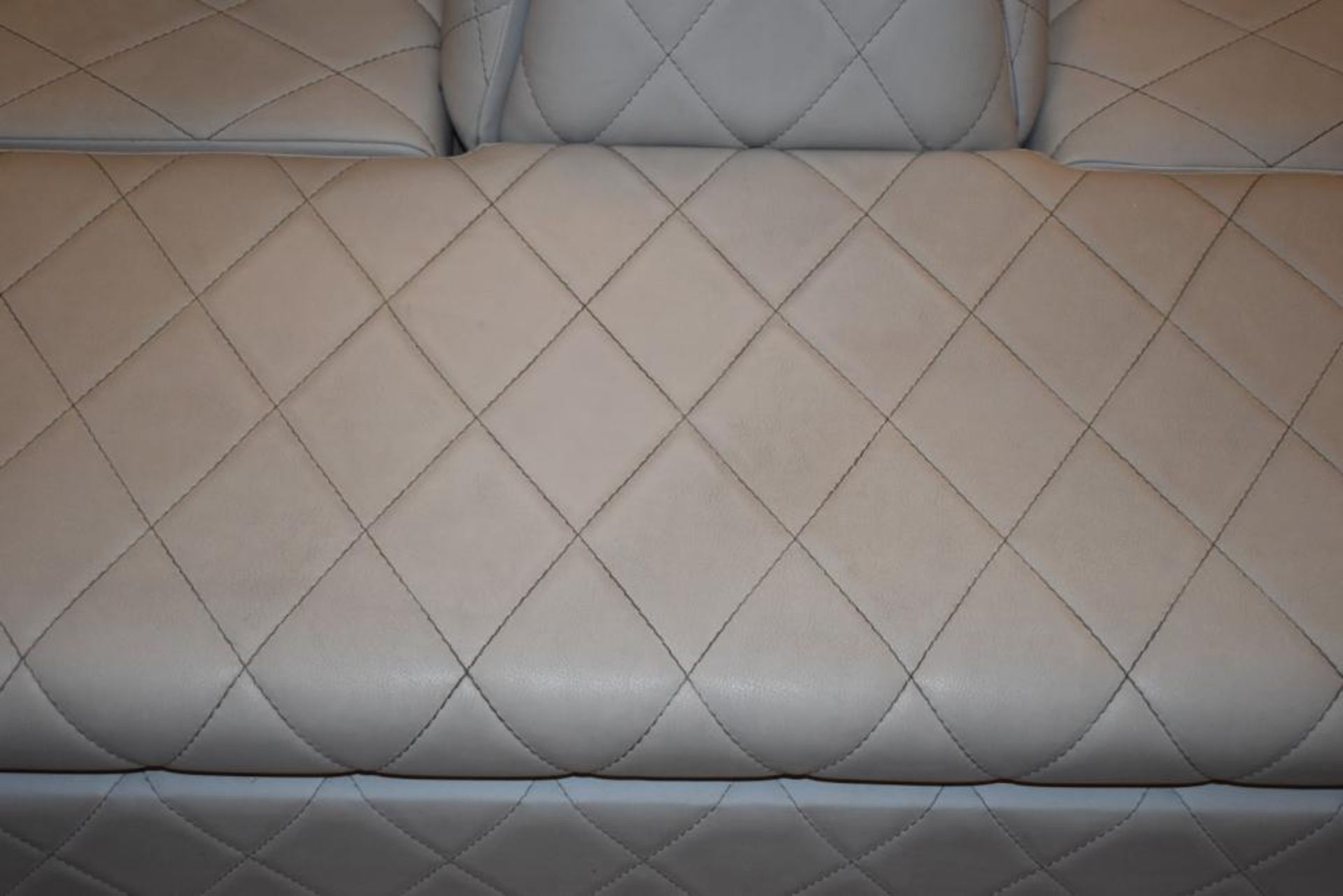 1 x Central Seating Banquette in a Contemporary Diamond Faux Grey Leather - Quality Build With Under - Image 3 of 7