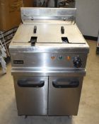 1 x Lincat Opus 700 Single Tank Commercial Fryer With Stainless Steel Finish, Lower Warming Cupboard