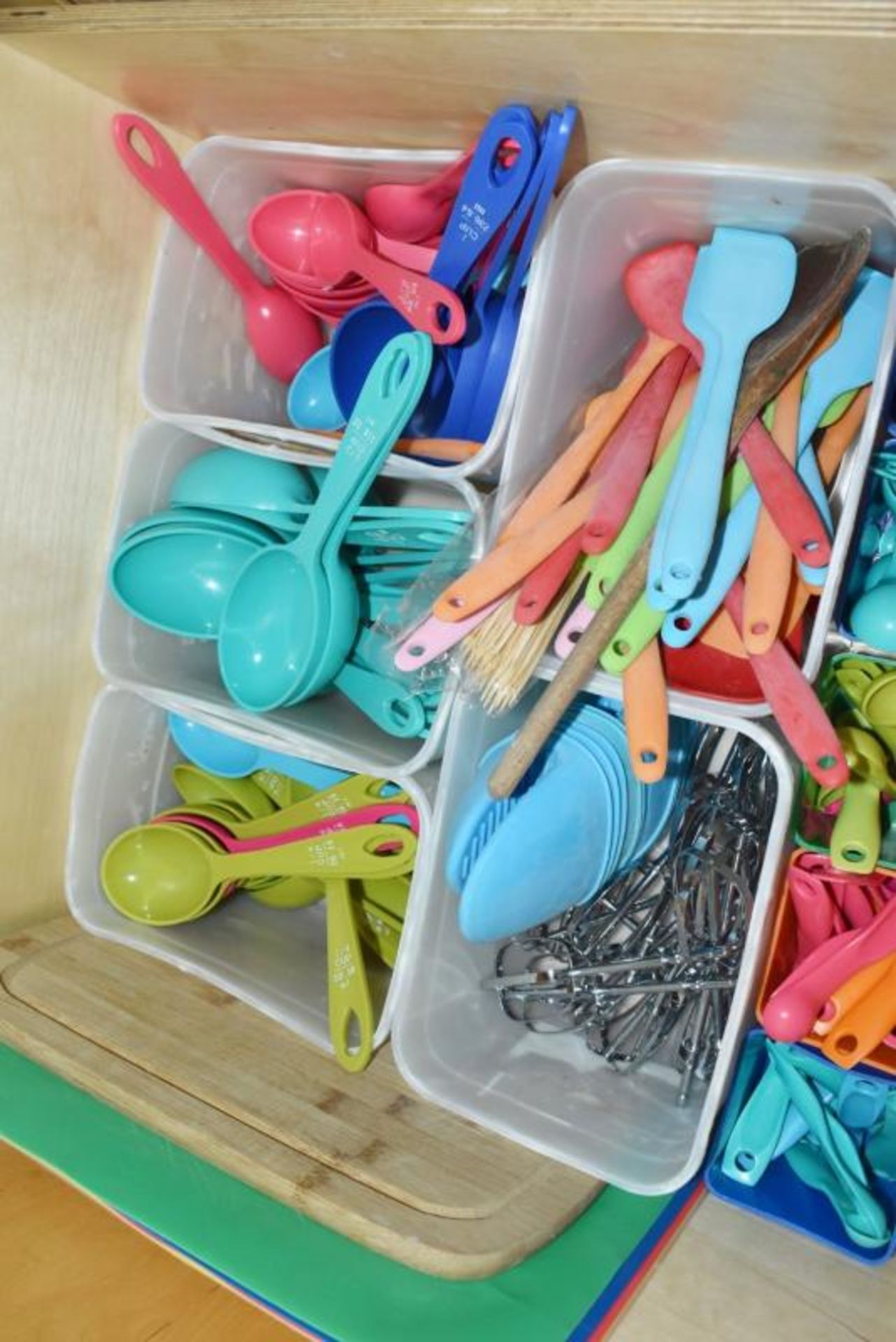 Large Selection of Kitchen Utensils and Baking Accessories - Contents of Four Large Drawers - Includ - Image 4 of 10