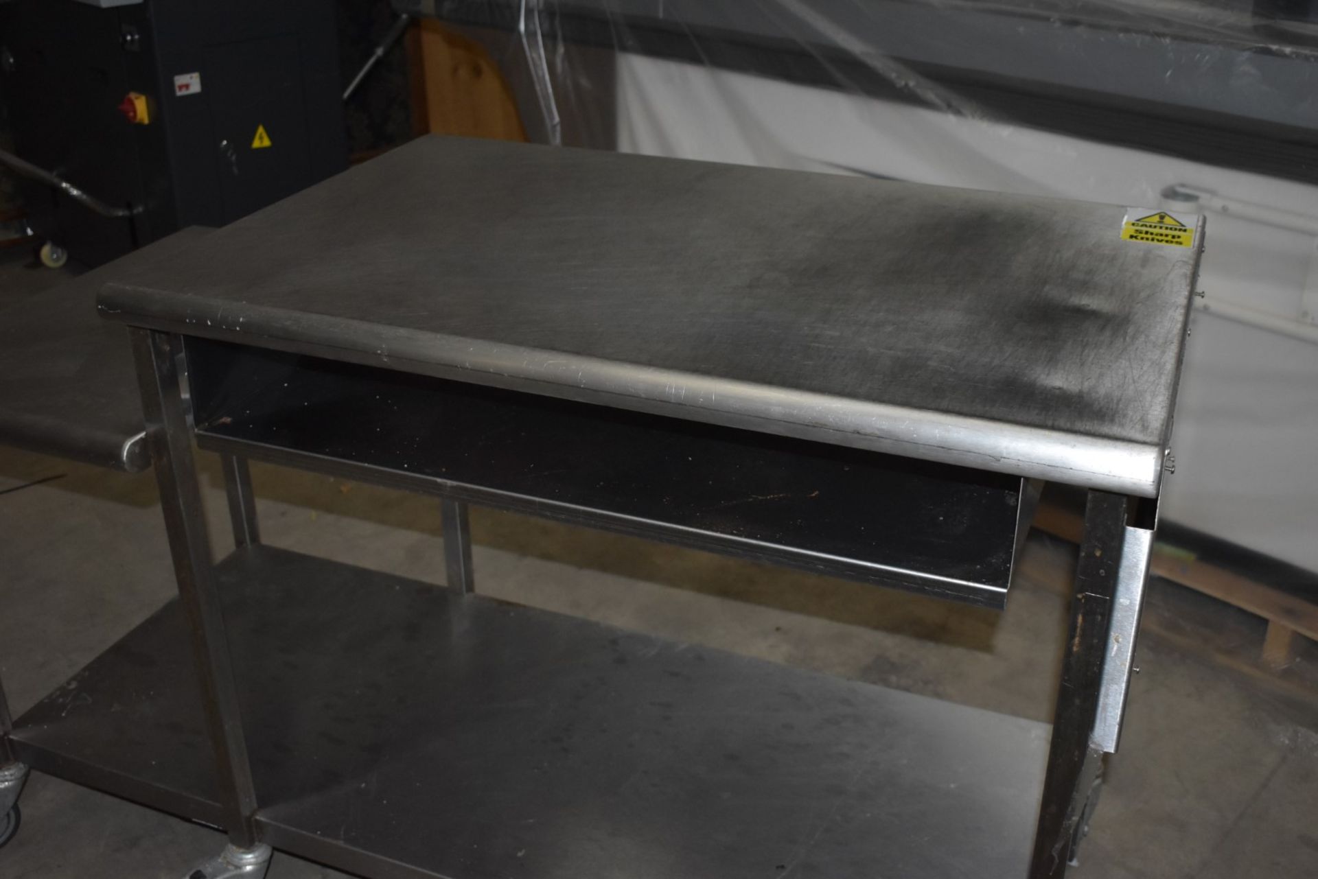 1 x Stainless Steel Mobile Prep Table With Undershelf, Undershelf and Side Table - H88 x W144 x - Image 5 of 5