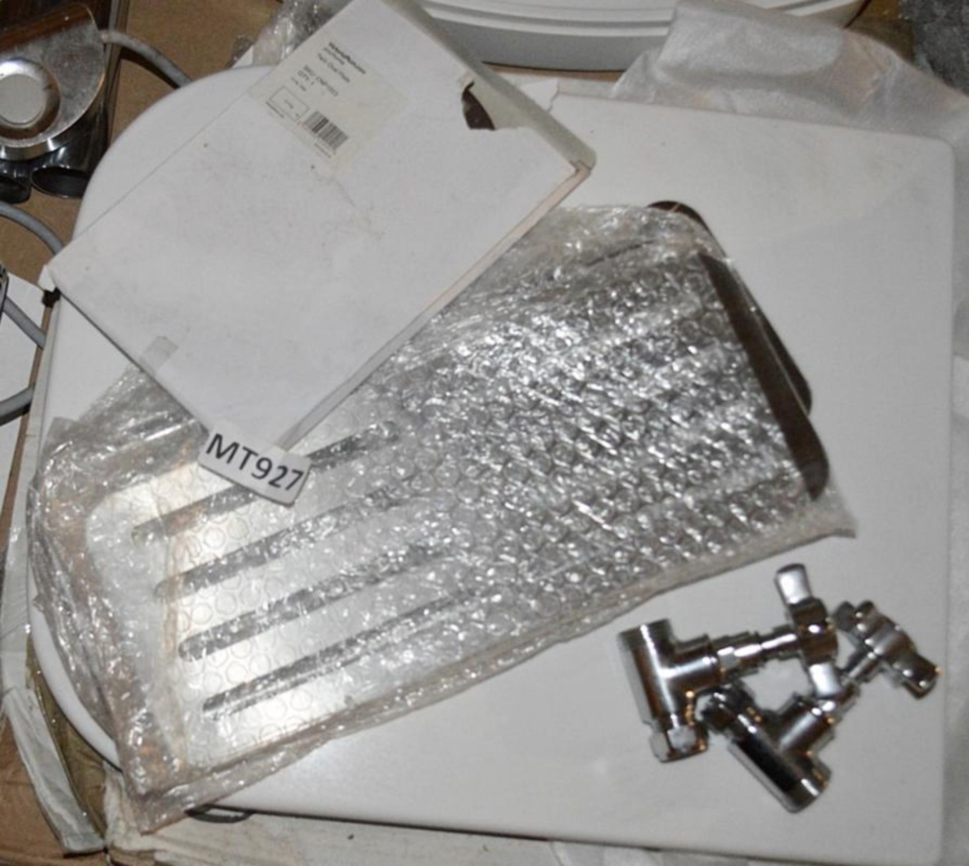 Approx 15 x Assorted Items Of Bathroom Brassware And Accessories - Brand New Boxed Stock - CL269 - L - Image 2 of 11