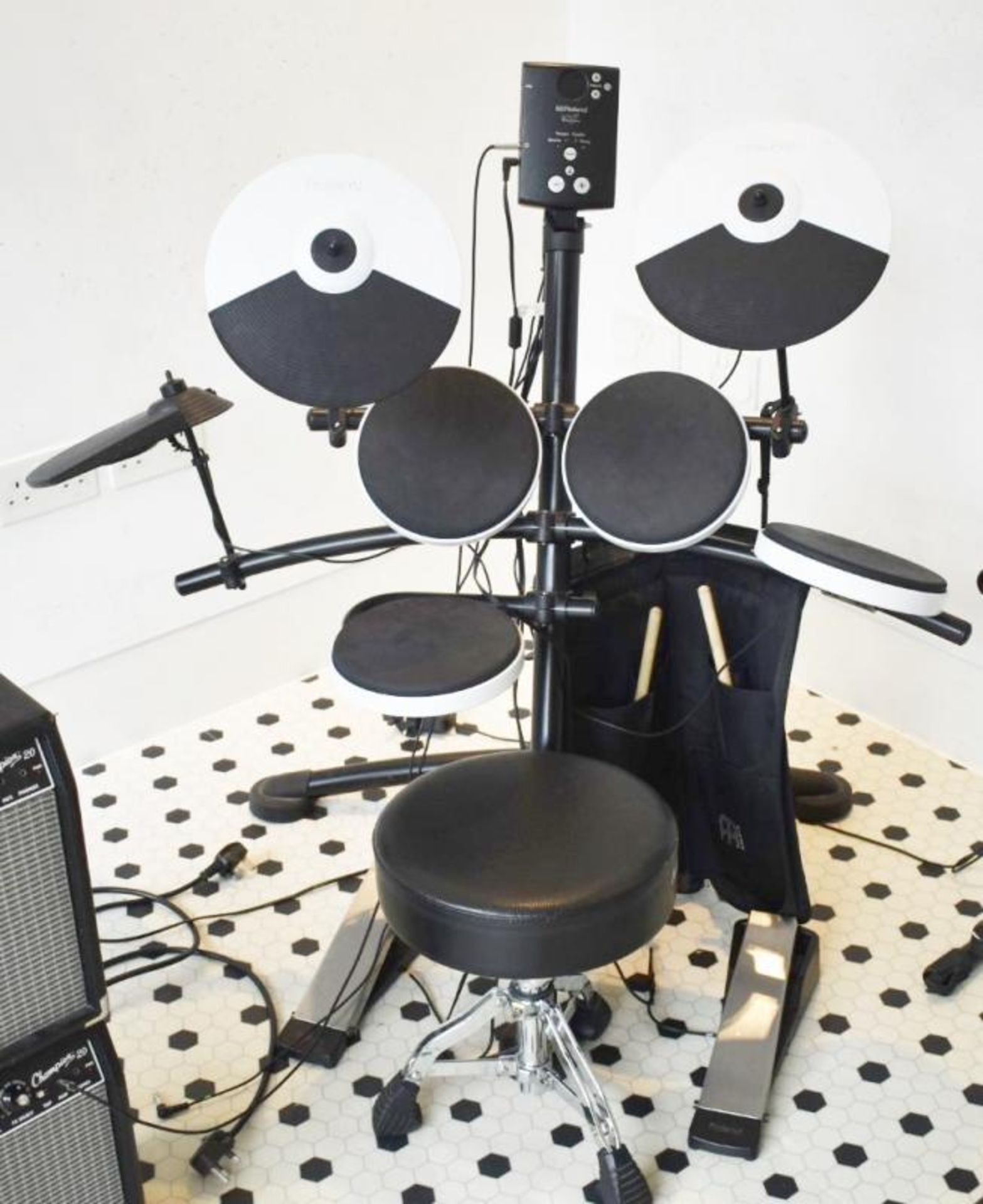 1 x Roland V-Drums Electronic Drum Kit With Stool and Stick Bag - Ref KP103 - CL489 - Location: Putn