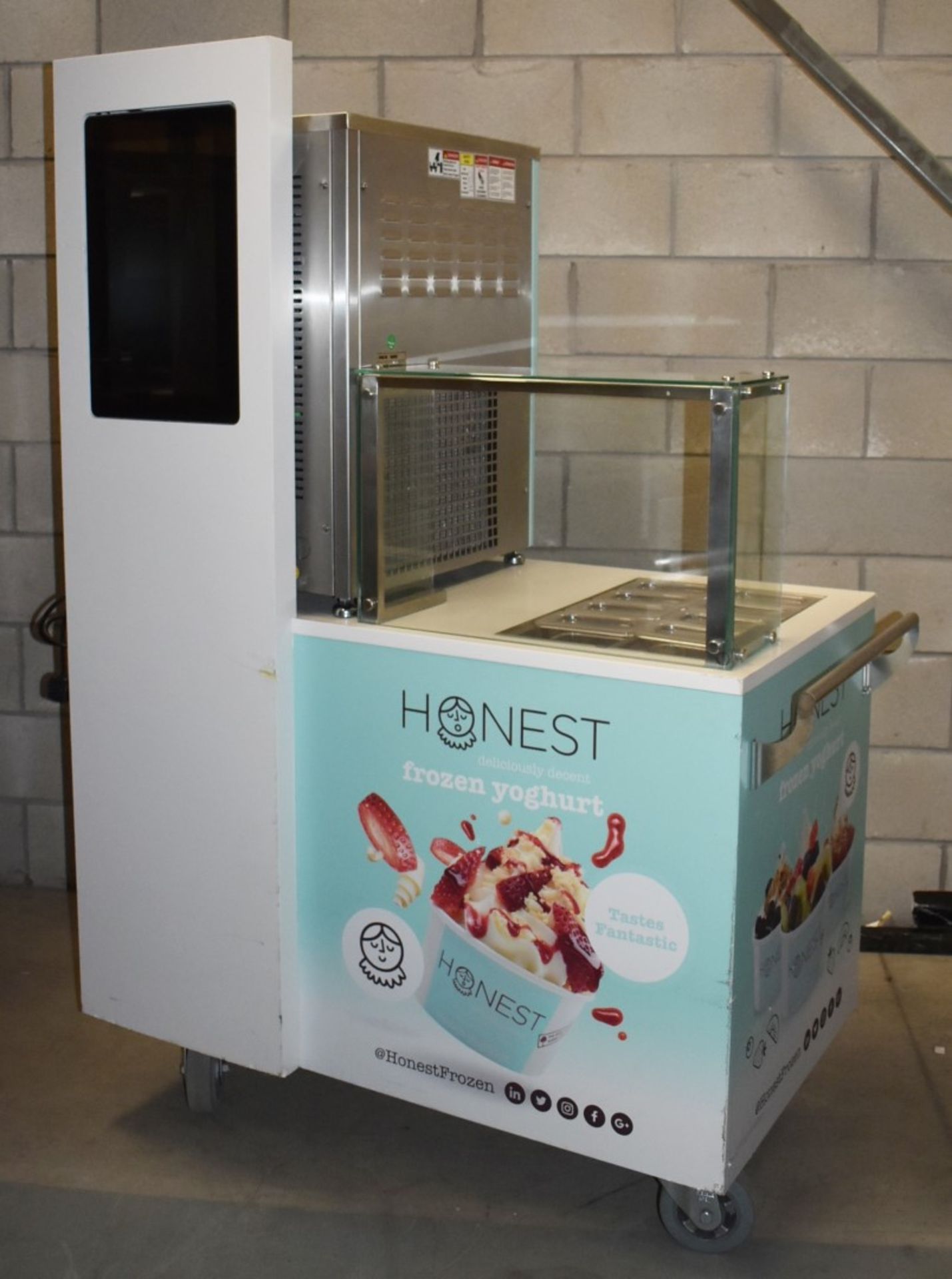 1 x Smach EFE 1500 A+ Soft Serve Ice Cream Machine With Serving Counter and 18 Inch Android - Image 21 of 26