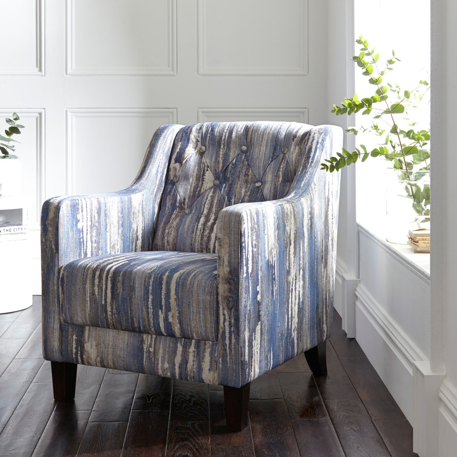 1 x Hampton Armchair by Clarke & Clarke - Latour Indigo Woven Fabric and Dark Wooden Legs - RRP £699 - Image 3 of 8