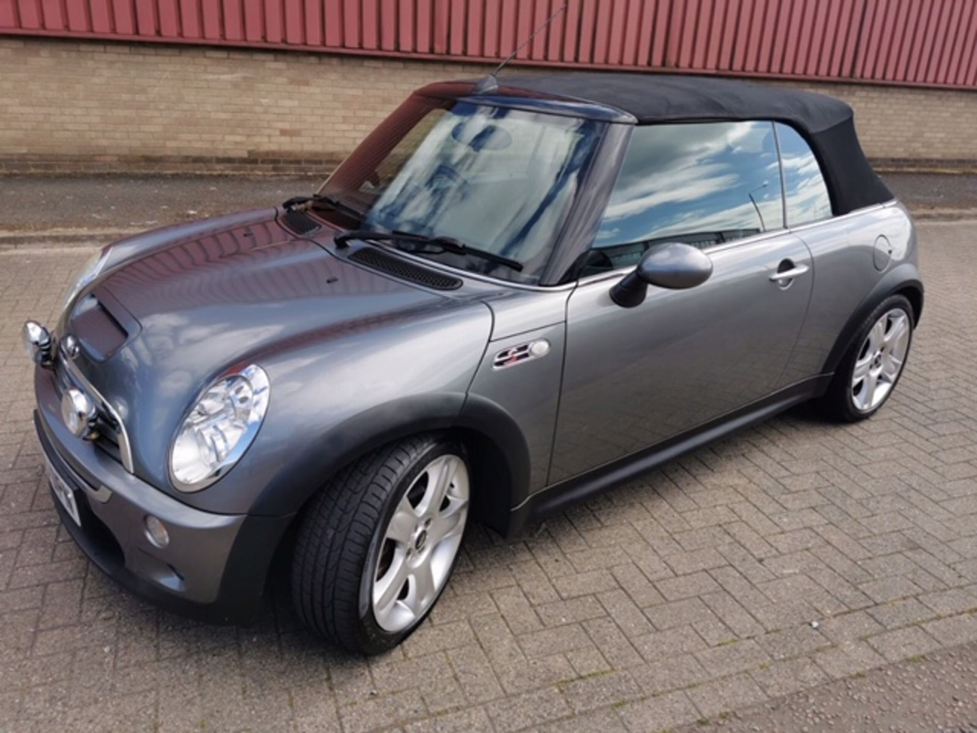 2005 Mini Cooper S 1.6 Convertible - CL505 - NO VAT ON THE HAMMER - Location: Corby, - Image 4 of 11